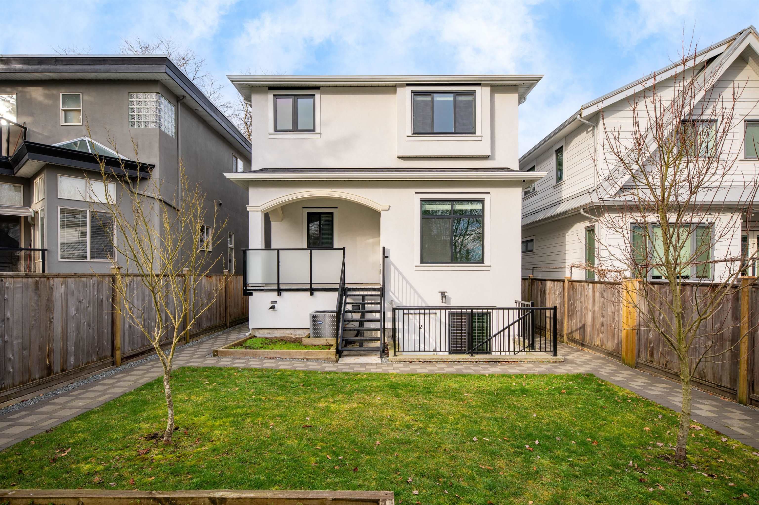 58 E 39th Avenue, Vancouver, V5W 1J7 — photo 2