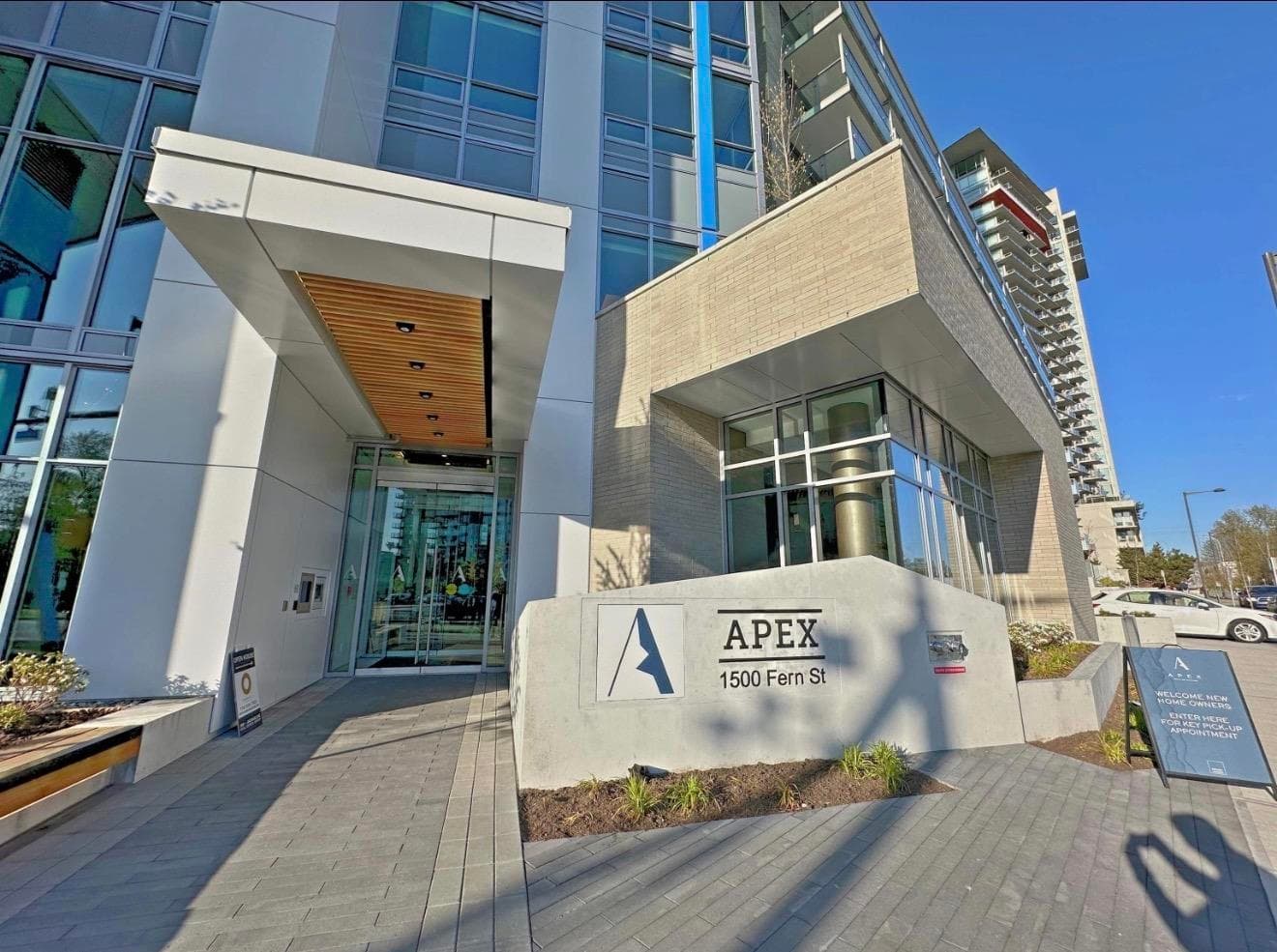 1402 - 1500 Fern Street, North Vancouver, V7J 0E6 — photo 2