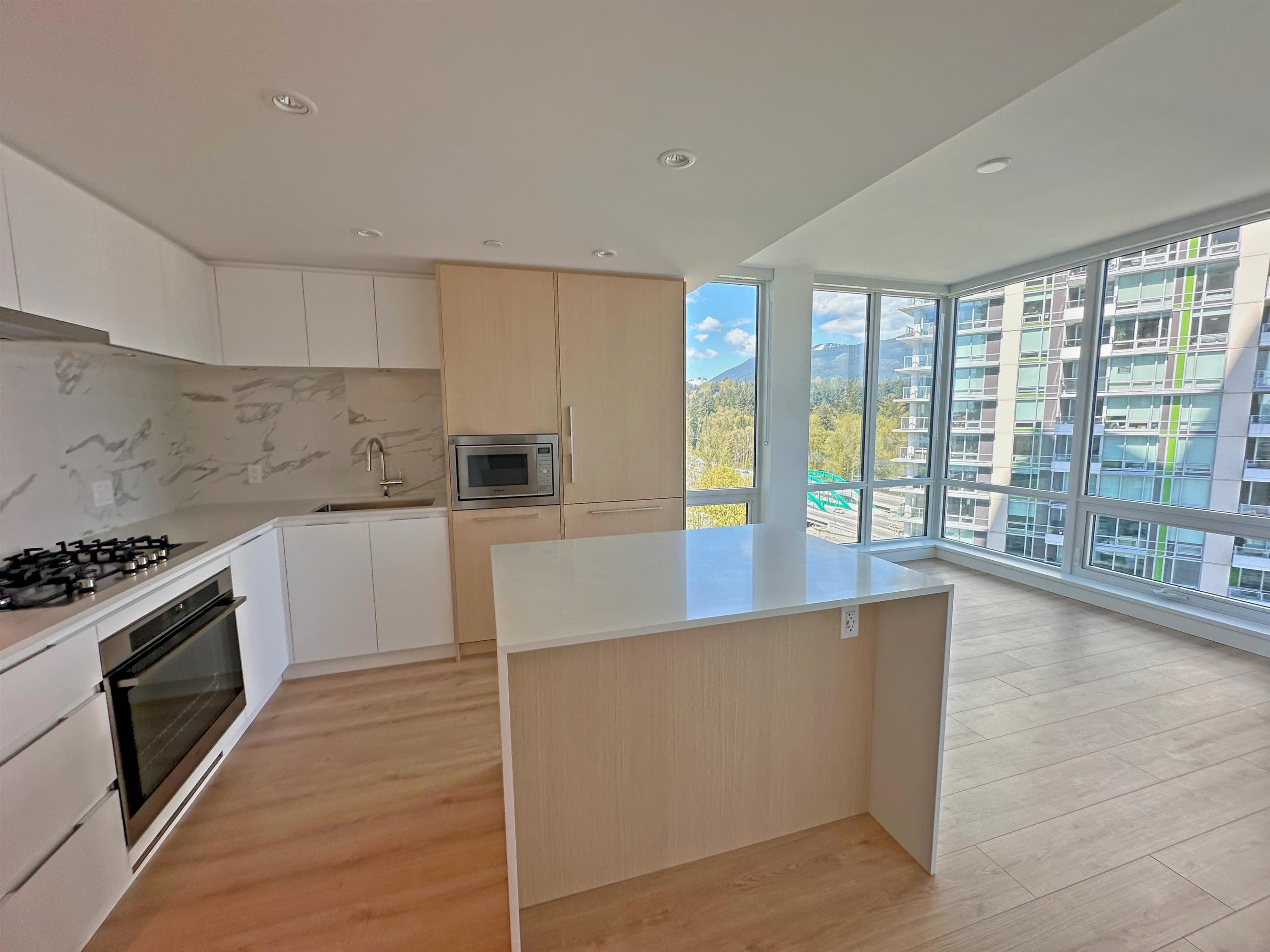1402 - 1500 Fern Street, North Vancouver, V7J 0E6 — photo 5