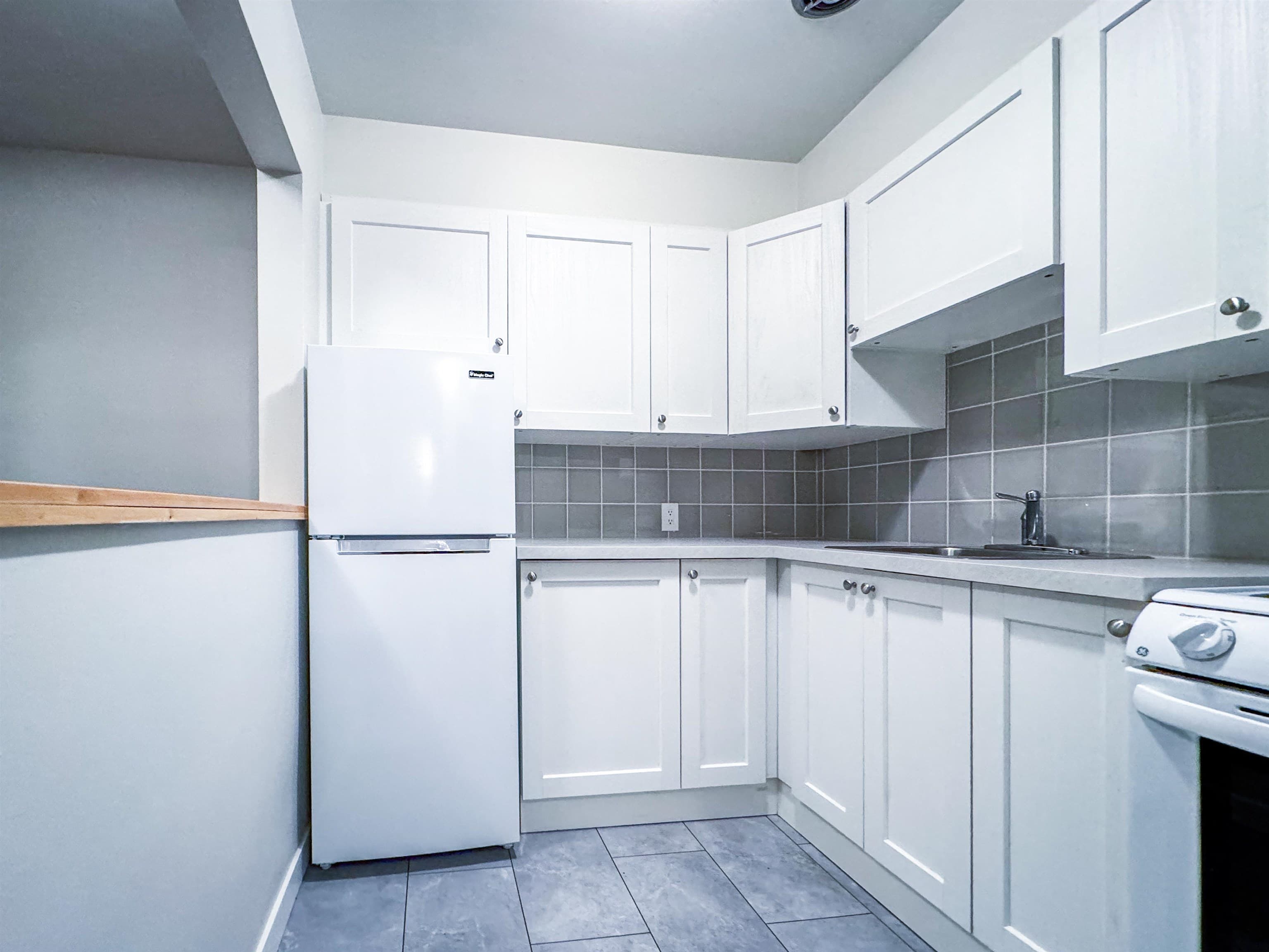 105 - 1925 Nelsonstreet, Vancouver, V6G 1K9 — photo 4
