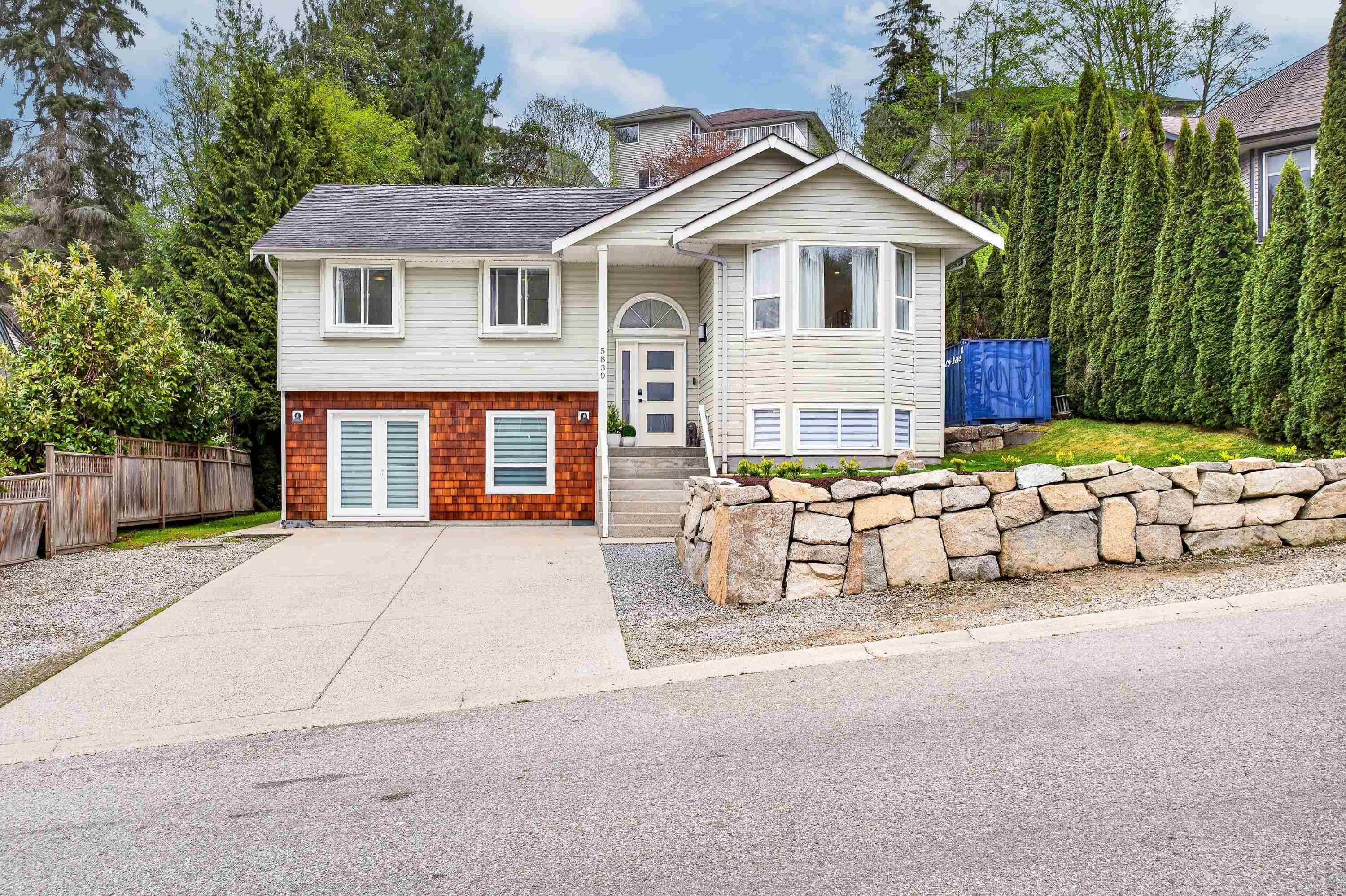 5830 Heron Place, Sechelt, V7Z 0R3 — photo 2