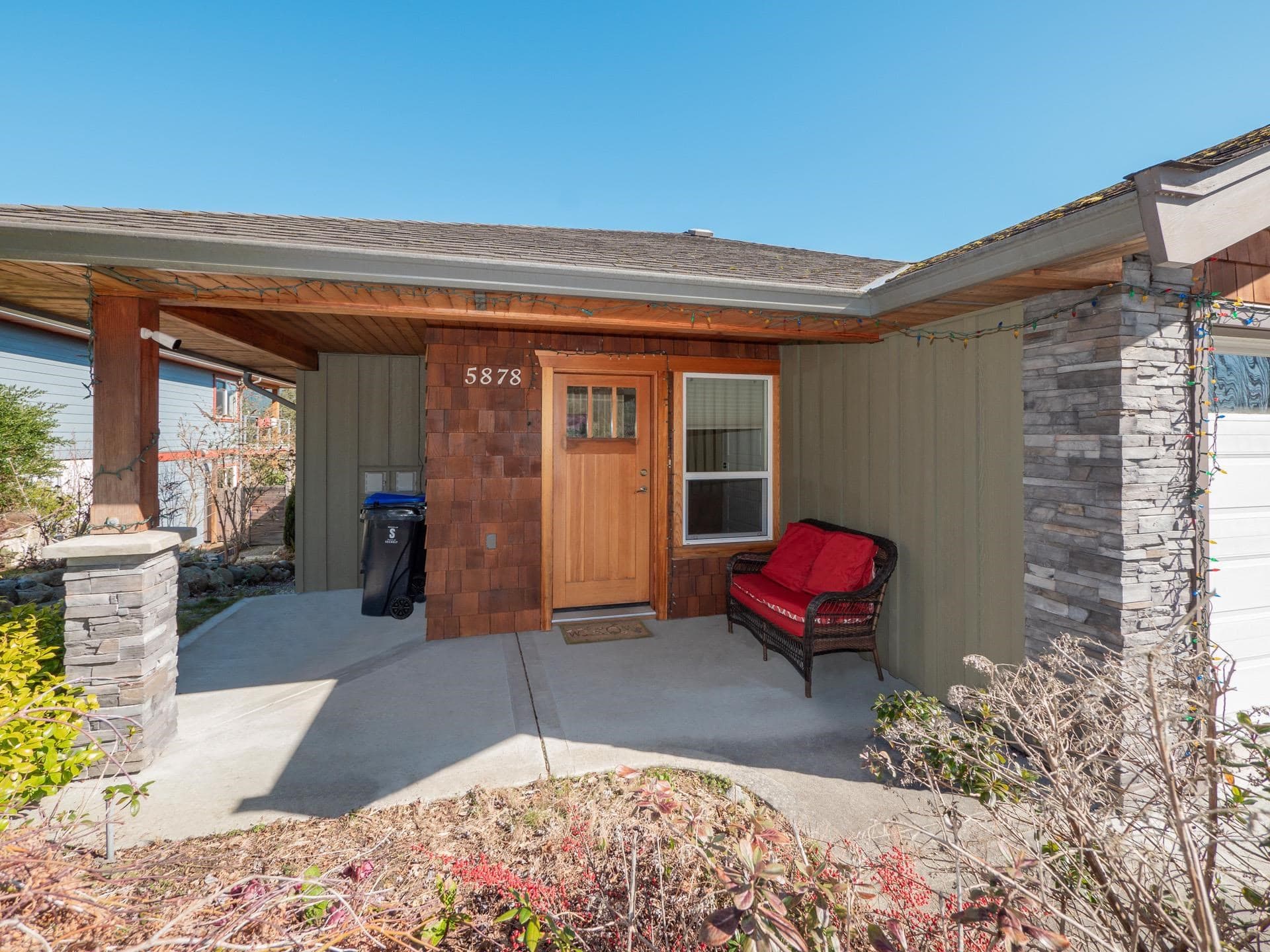 5878 Medusa Street, Sechelt, V0N 3A0 — photo 3