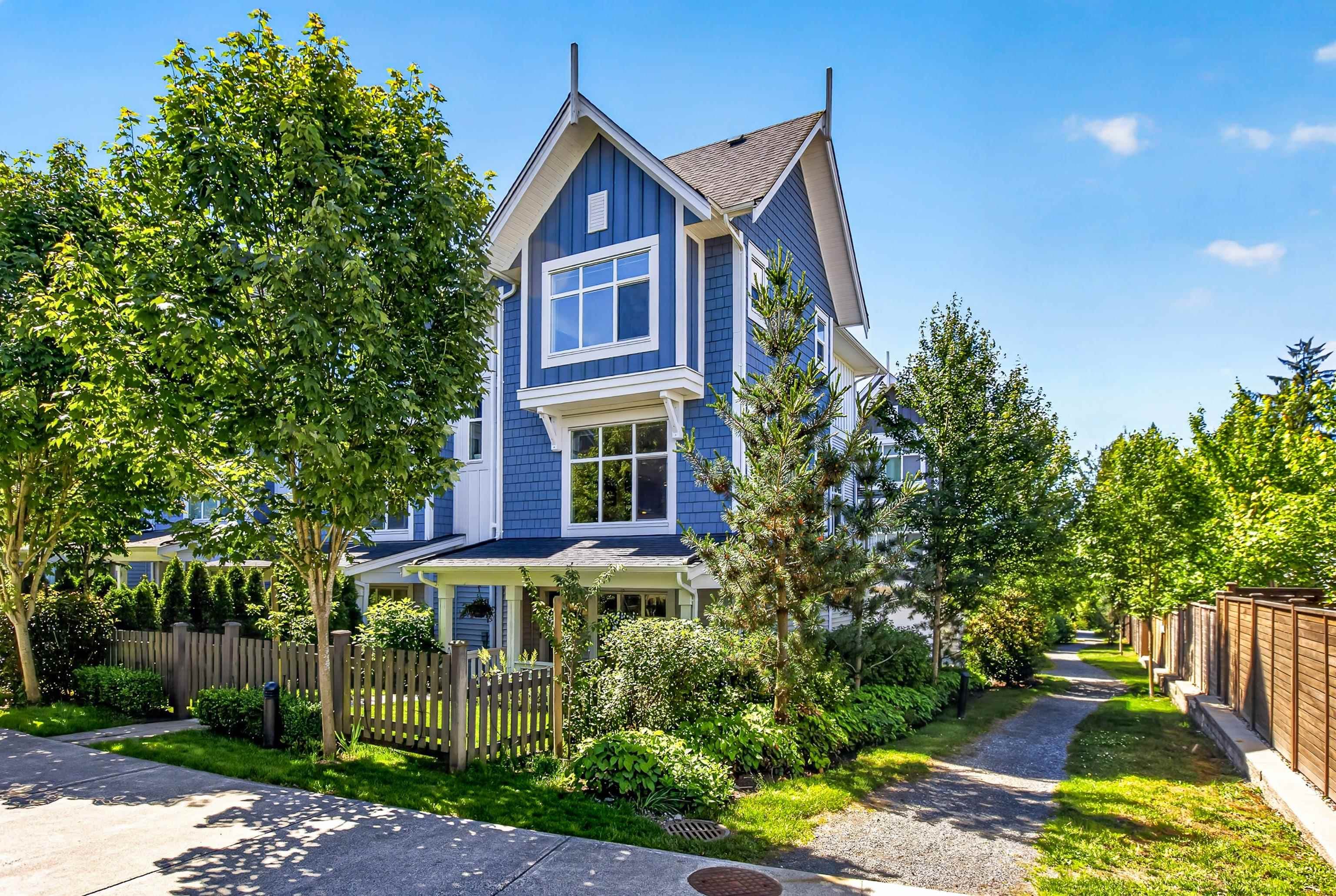 1406 - 11295 Pazarena Place, Maple Ridge