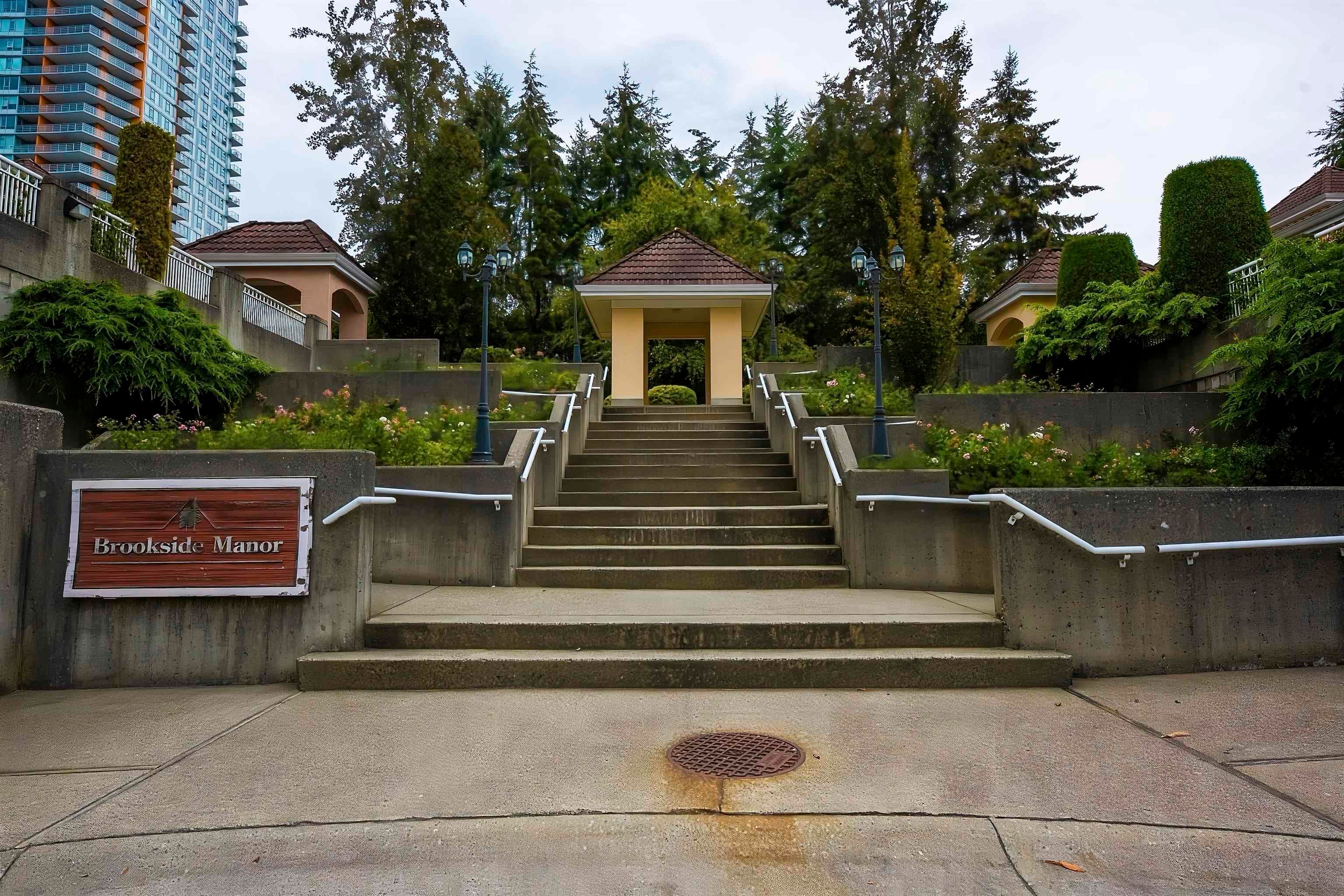 203 - 515 Whiting Way, Coquitlam, V3J 7W9 — photo 1