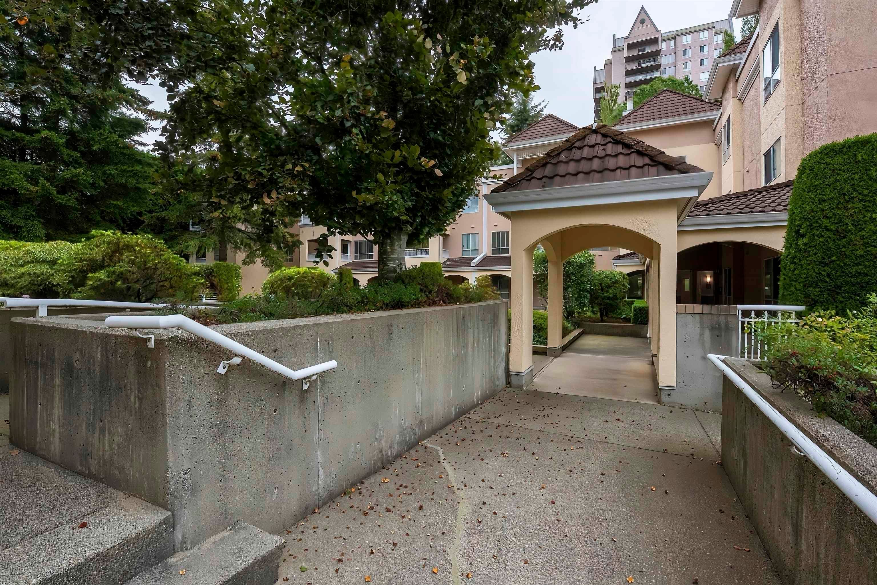203 - 515 Whiting Way, Coquitlam, V3J 7W9 — photo 4
