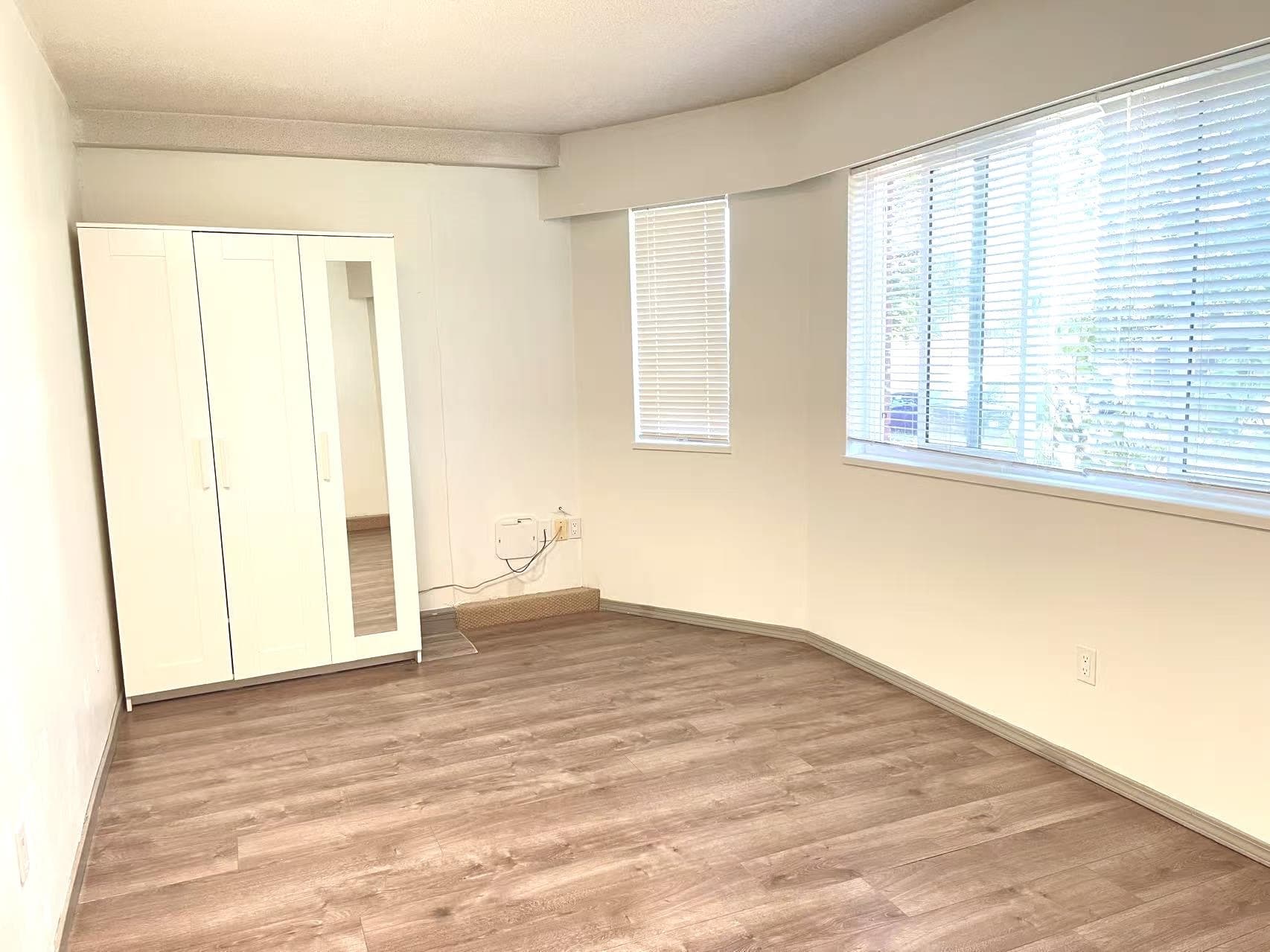 33 W Woodstock Avenue, Vancouver