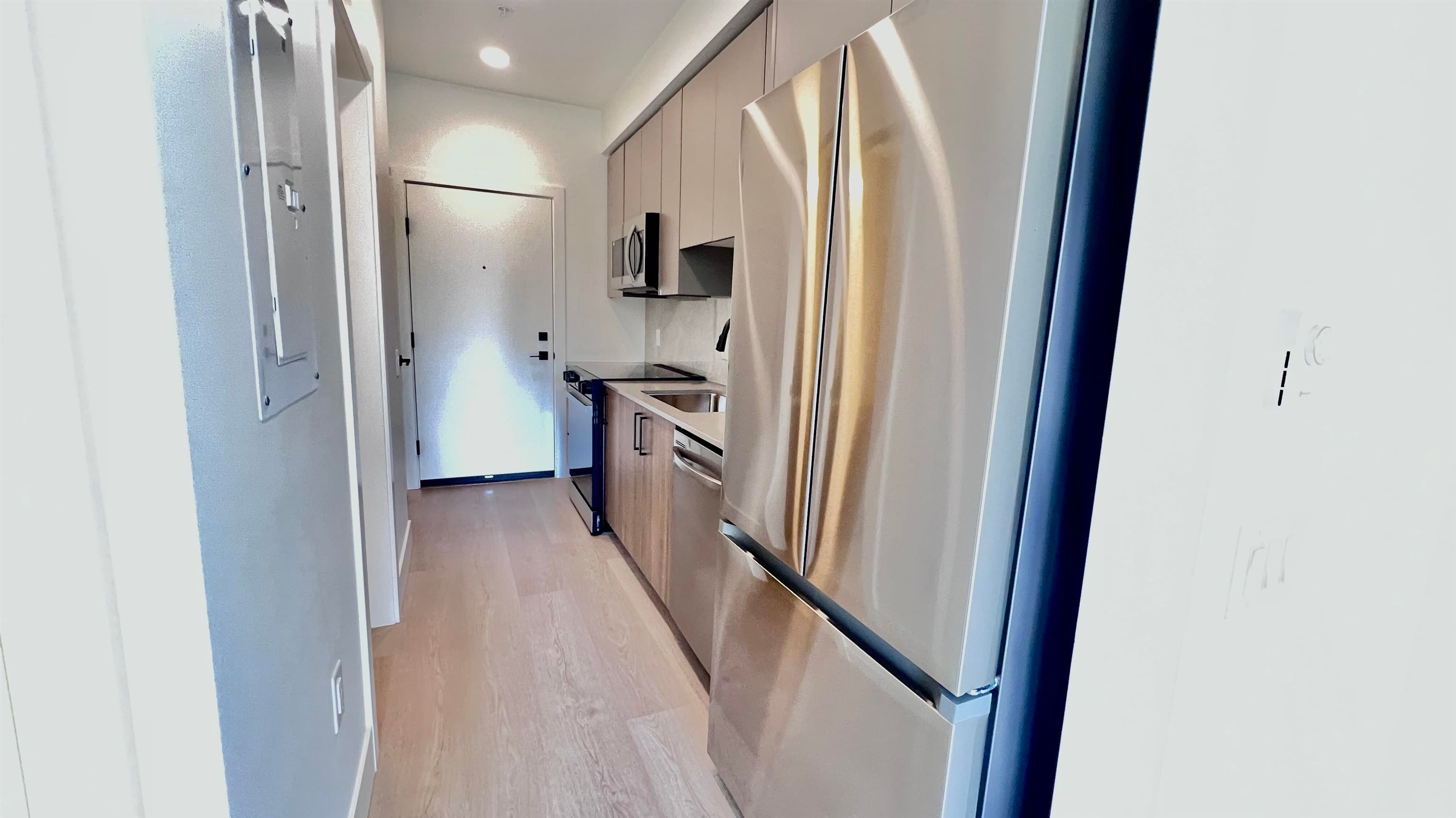 501 - 10065 133 Street, Surrey, V3T 3Y6 — photo 2