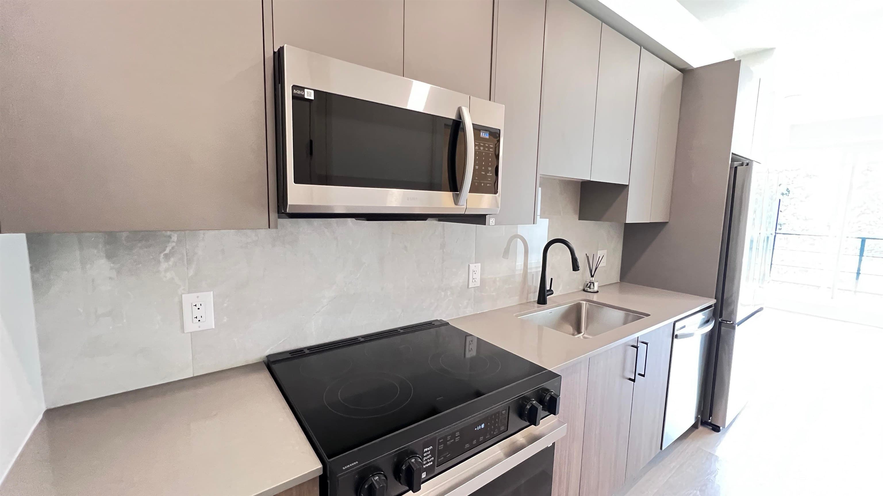 501 - 10065 133 Street, Surrey, V3T 3Y6 — photo 3