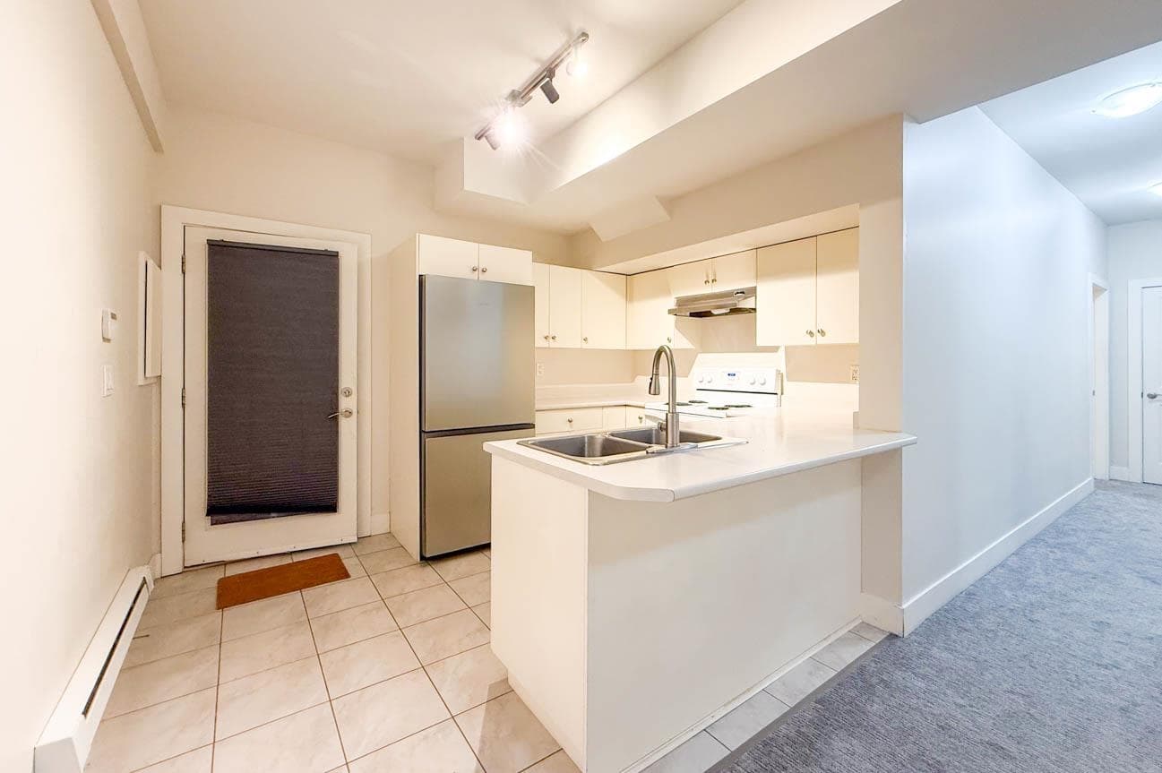 Suite - 932 Moody, North Vancouver, V7L 0C2 — photo 2