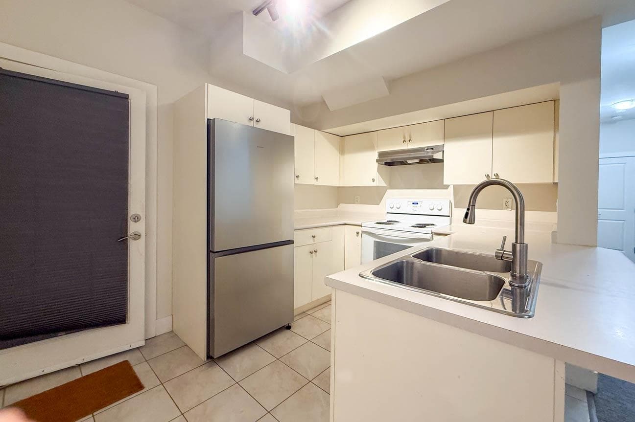 Suite - 932 Moody, North Vancouver, V7L 0C2 — photo 5