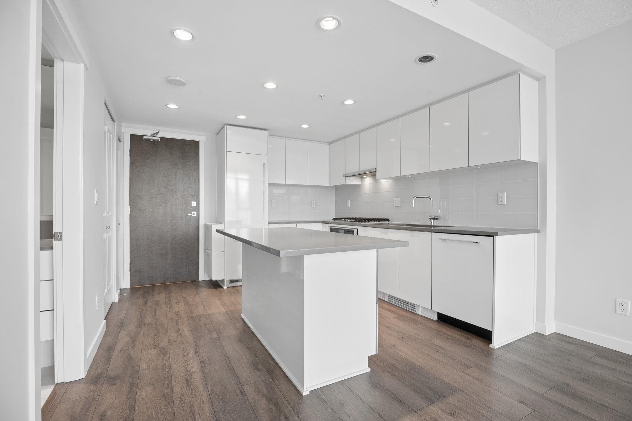 605 - 2388 Madison Avenue, Burnaby, V5C 0K8 — photo 2