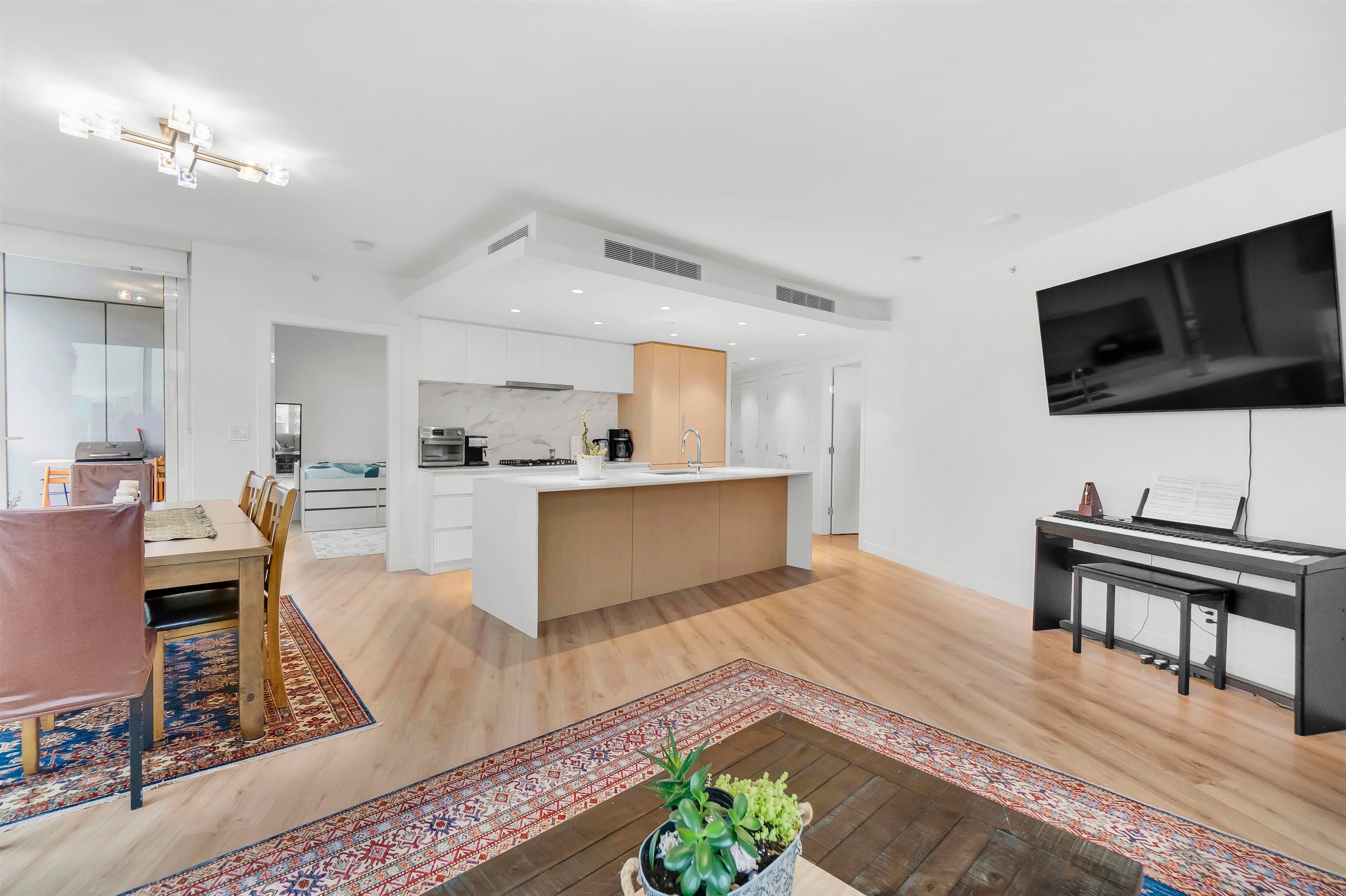 412 - 1500 Fern Street, North Vancouver, V7J 0E6 — photo 4
