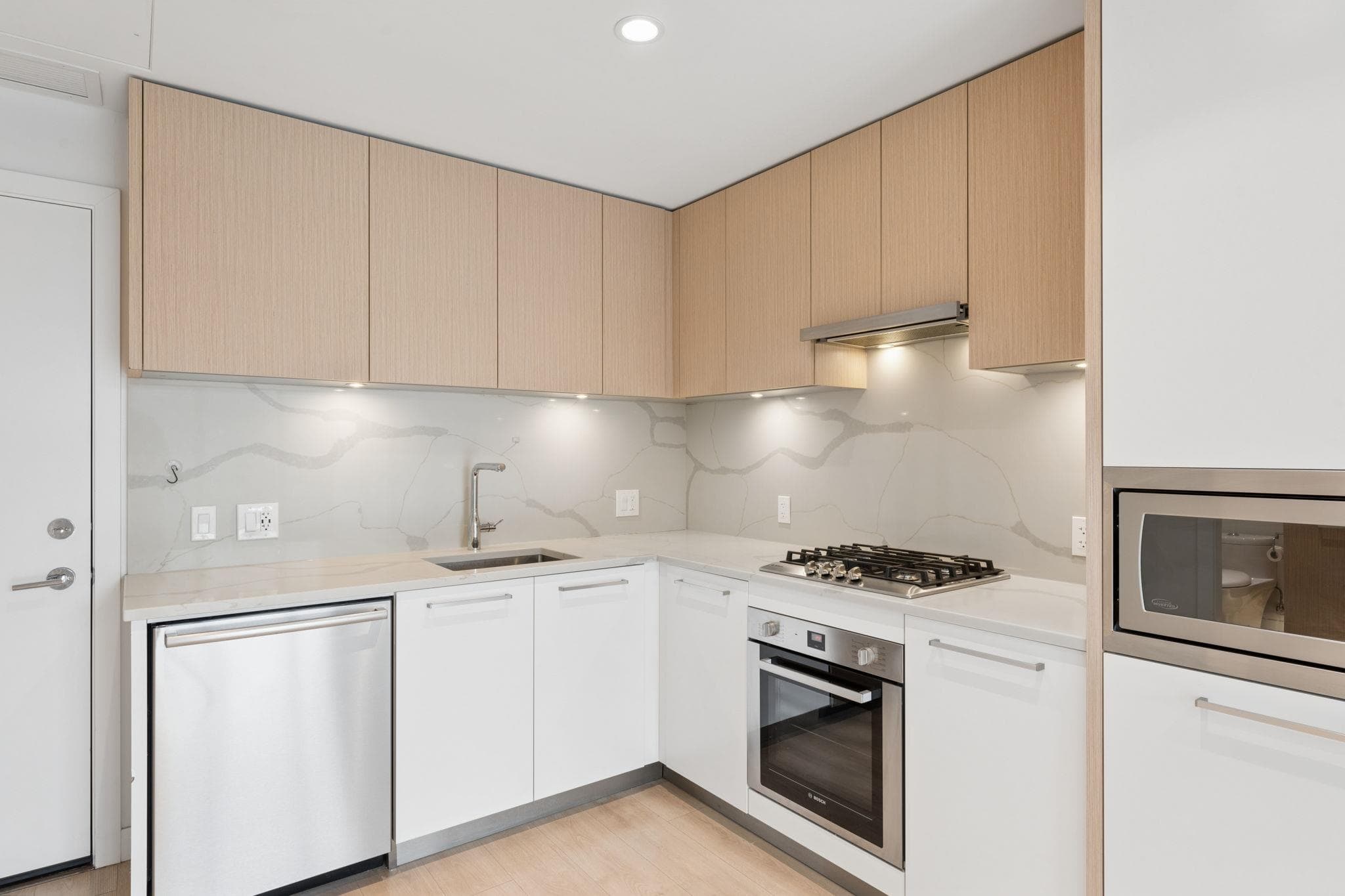 903 - 567 Clarke Road, Coquitlam, V3J 0K7 — photo 4