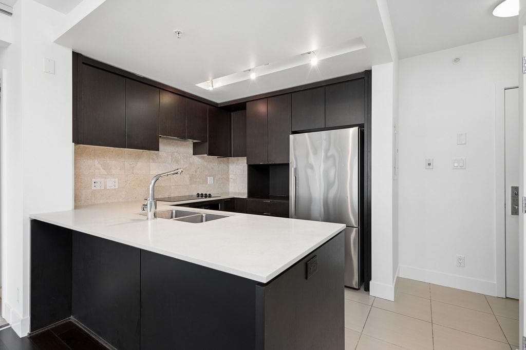 1208 - 1320 Chesterfield Avenue, North Vancouver, V7M 0A6 — photo 5