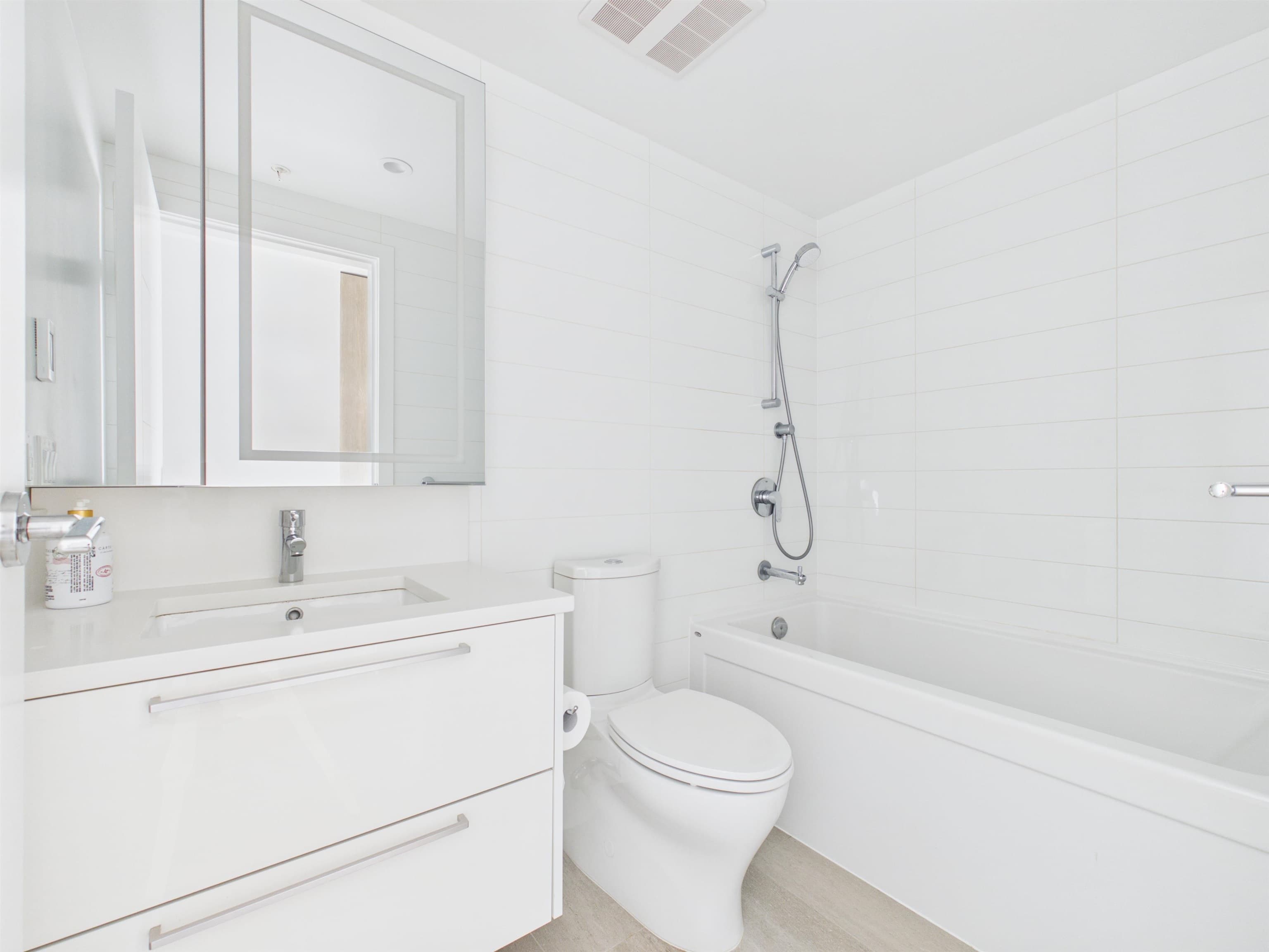 1601 - 6398 Silver Avenue, Burnaby, V5H 0K7 — photo 3