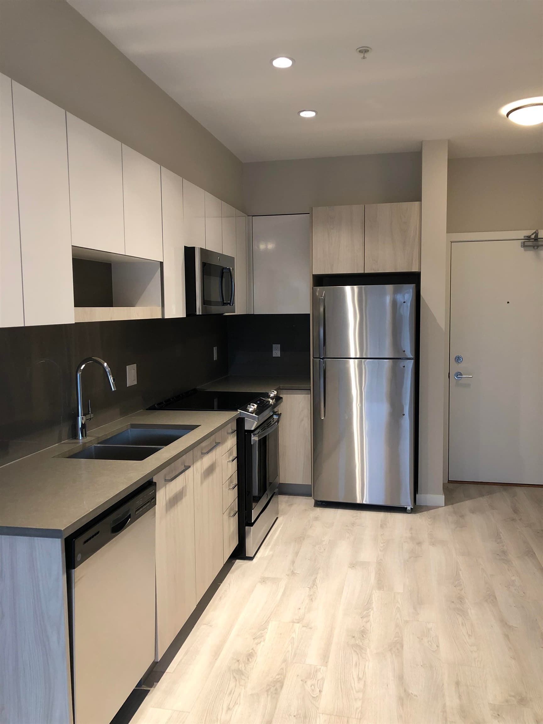 521 - 13768 108 Avenue, Surrey, V5S 0E2 — photo 2
