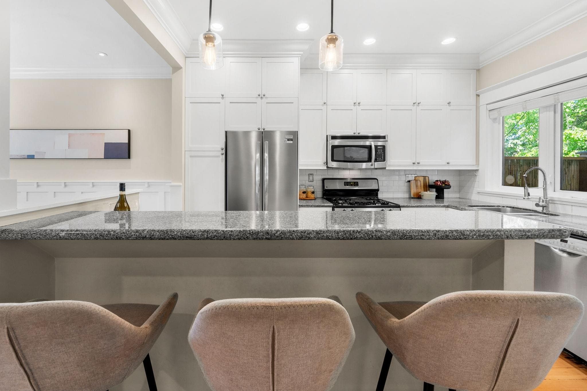 396 E Keith Road, North Vancouver, V7L 1V7 — photo 3