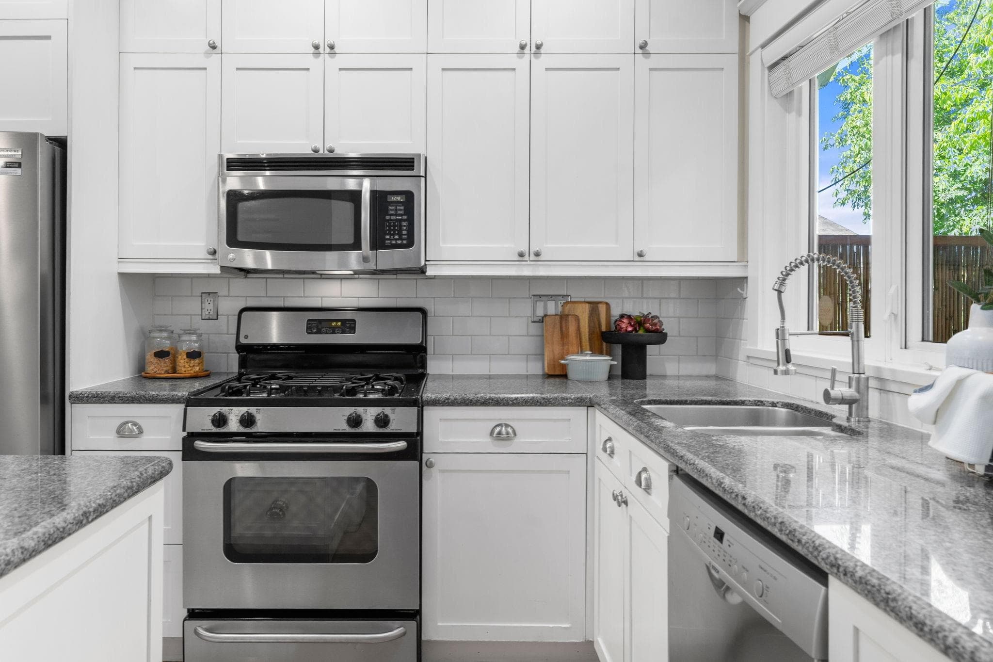 396 E Keith Road, North Vancouver, V7L 1V7 — photo 5