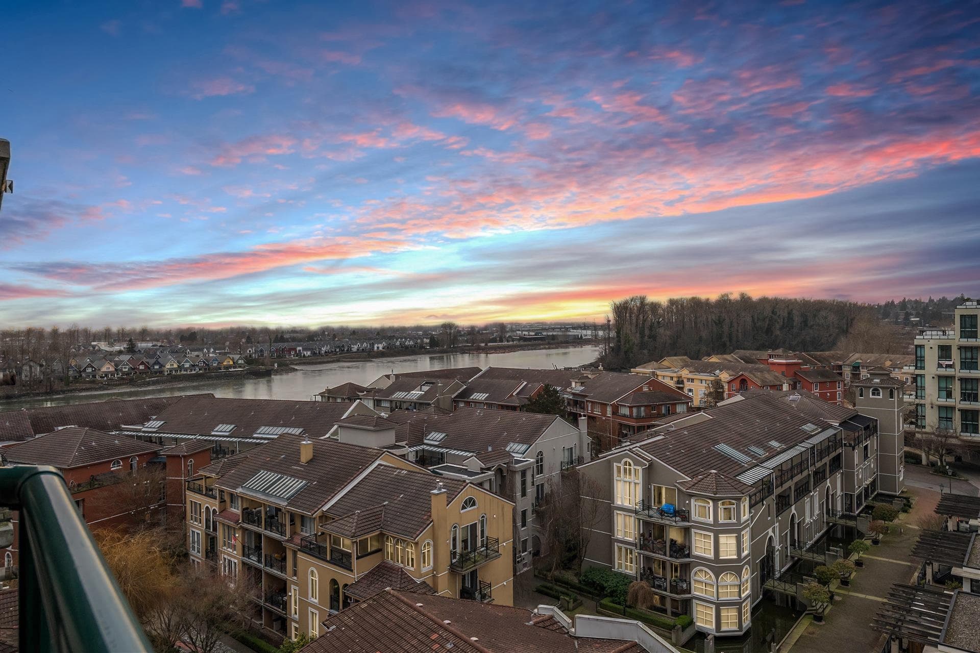 1006 - 10 Laguna Court, New Westminster