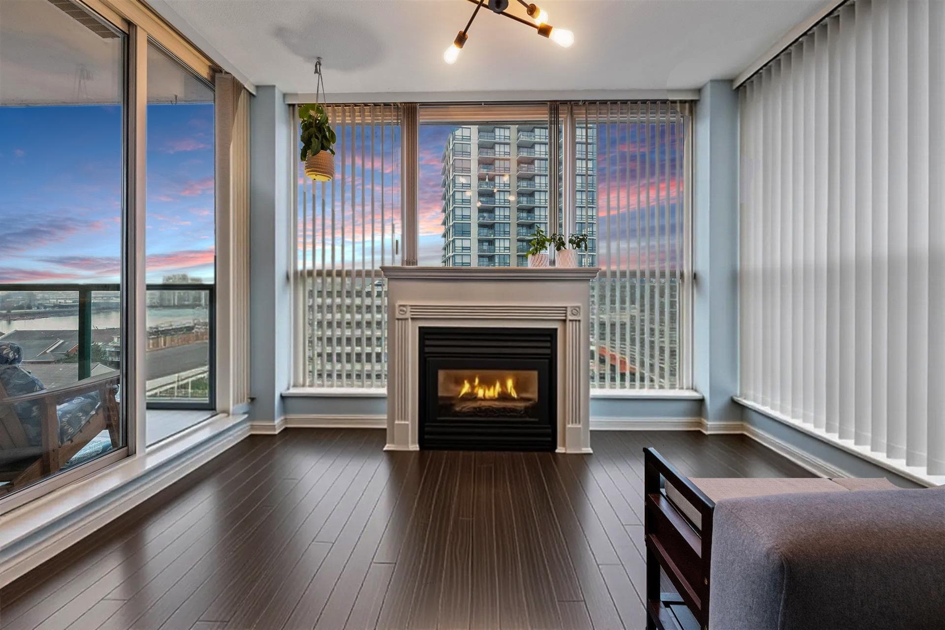 1006 - 10 Laguna Court, New Westminster, V3M 6W3 — photo 4