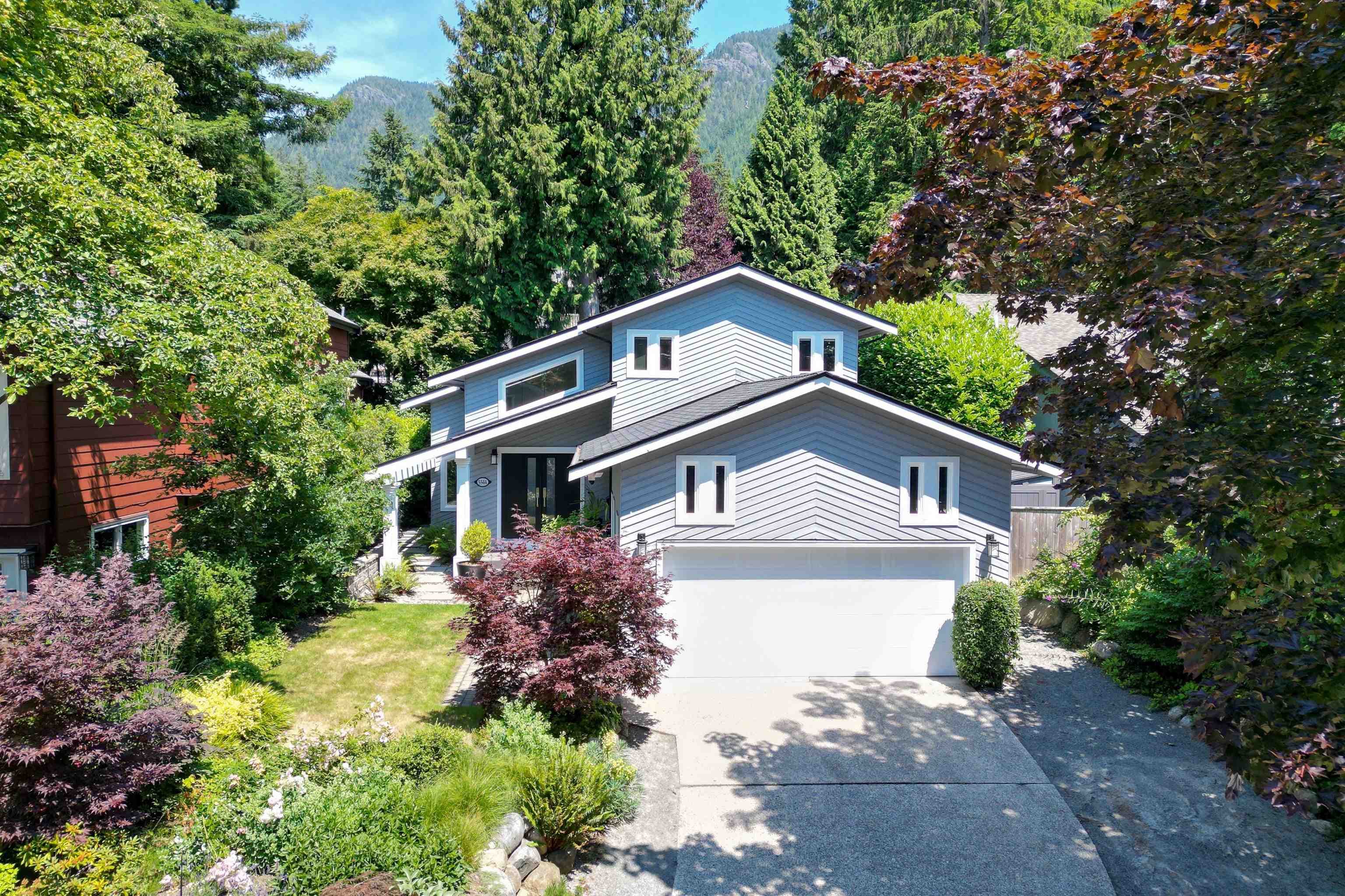 5544 Woodchuck Place, North Vancouver