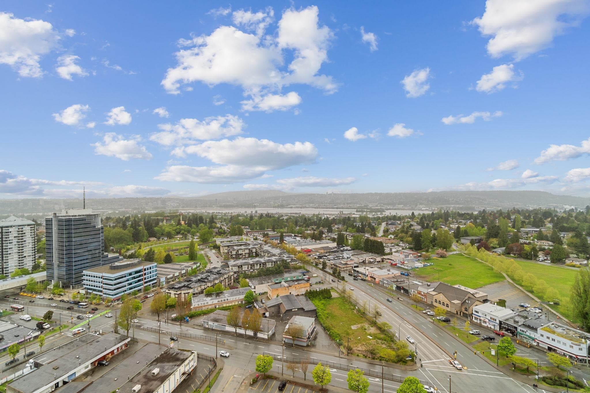2302 - 10750 135a Street, Surrey, V3T 0V4 — photo 2