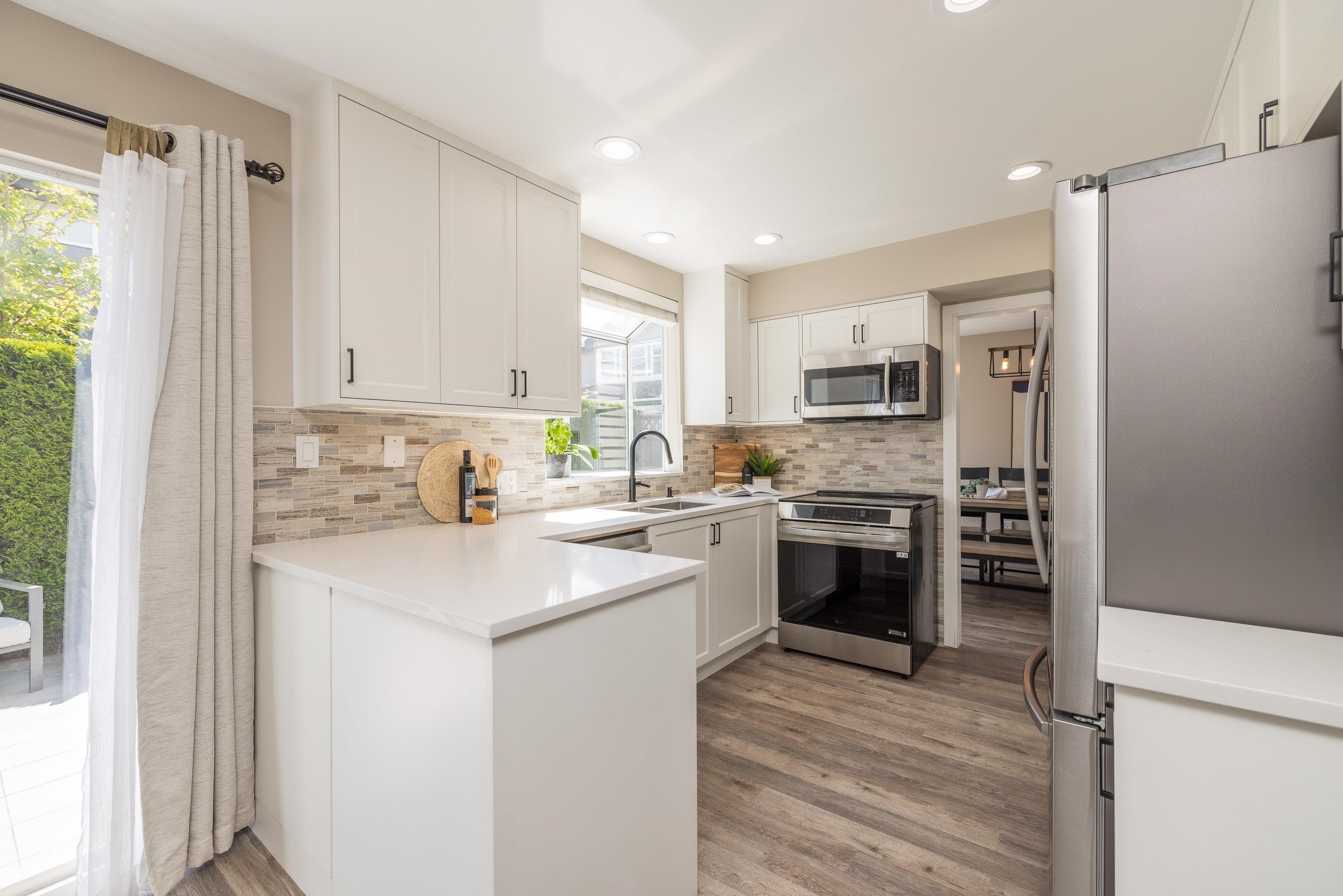 863 Roche Point Drive, North Vancouver, V7H 2W5 — photo 3