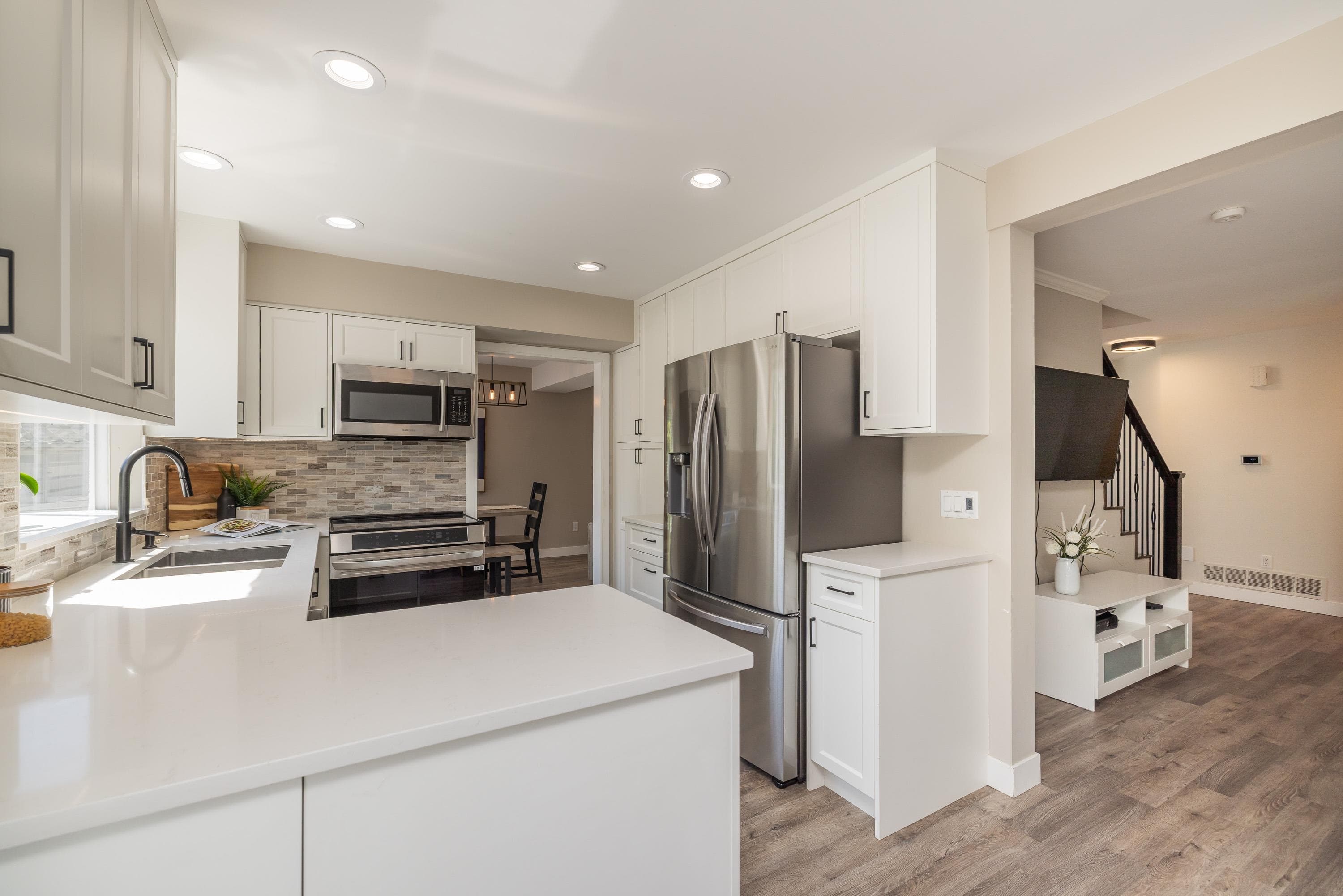 863 Roche Point Drive, North Vancouver, V7H 2W5 — photo 4