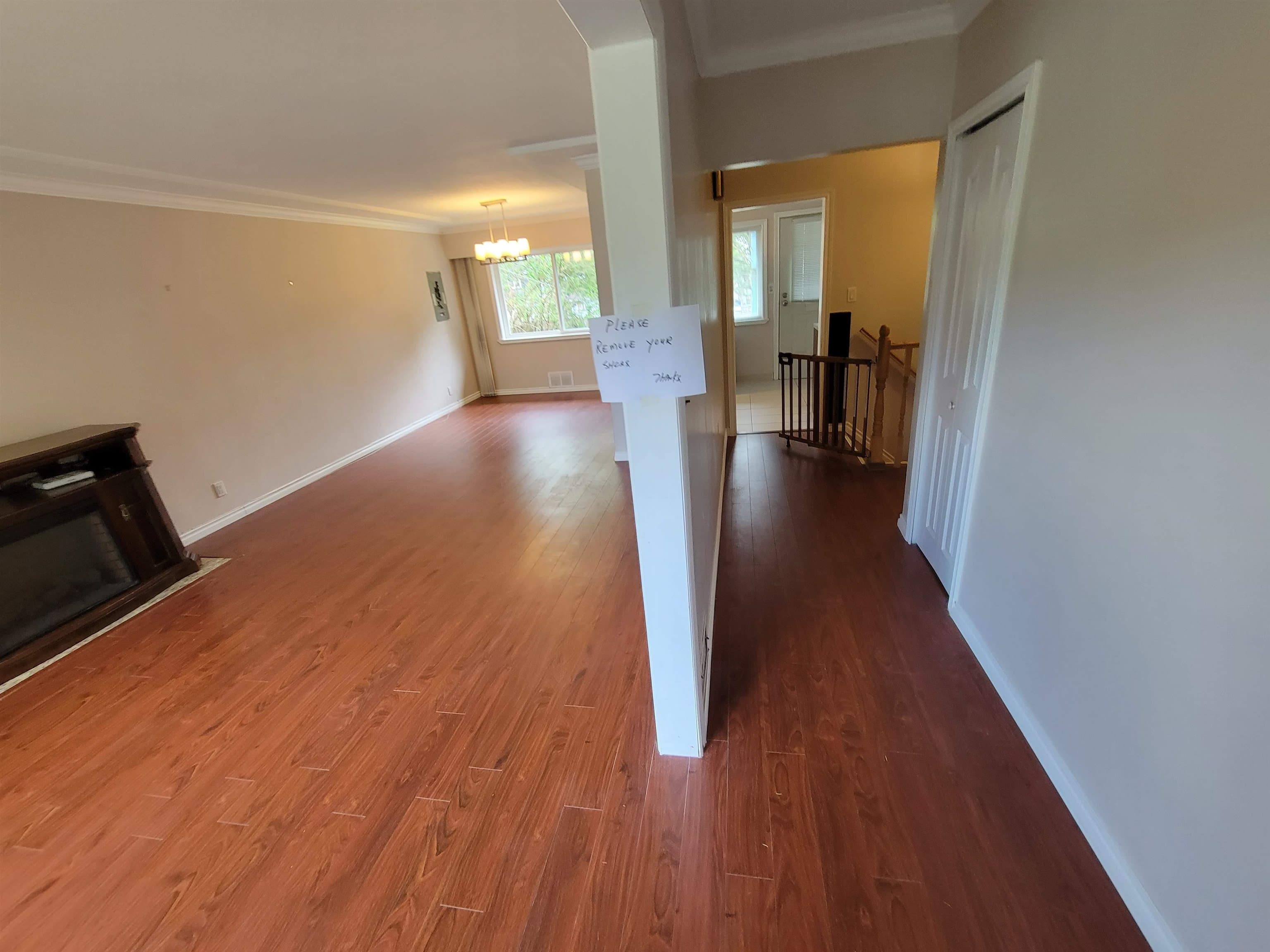 8374 11th Avenue, Burnaby, V3N 2P4 — photo 3