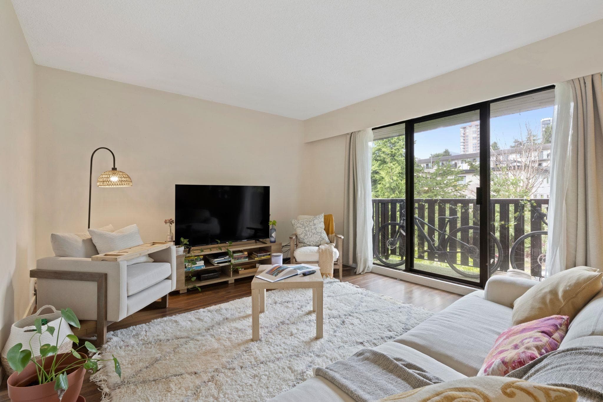305 - 175 E 4th Street, North Vancouver