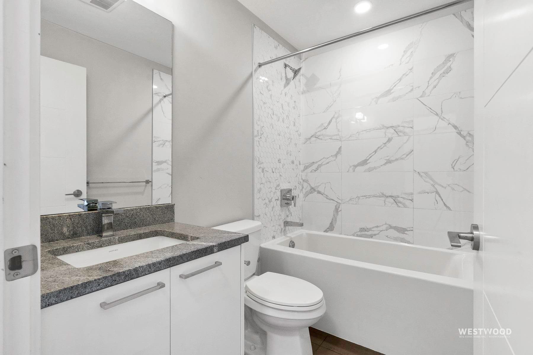 210 - 20696 Eastleigh Crescent, Langley, V3A 0M3 — photo 4