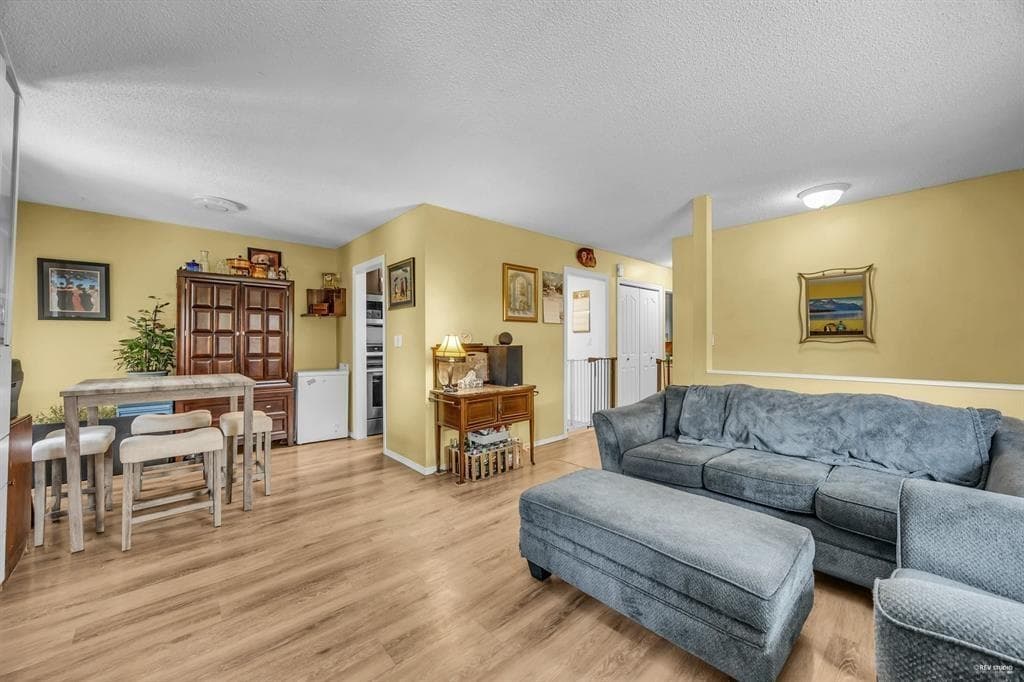 1202 - 10620 150 Street, Surrey, V3R 7S1 — photo 5