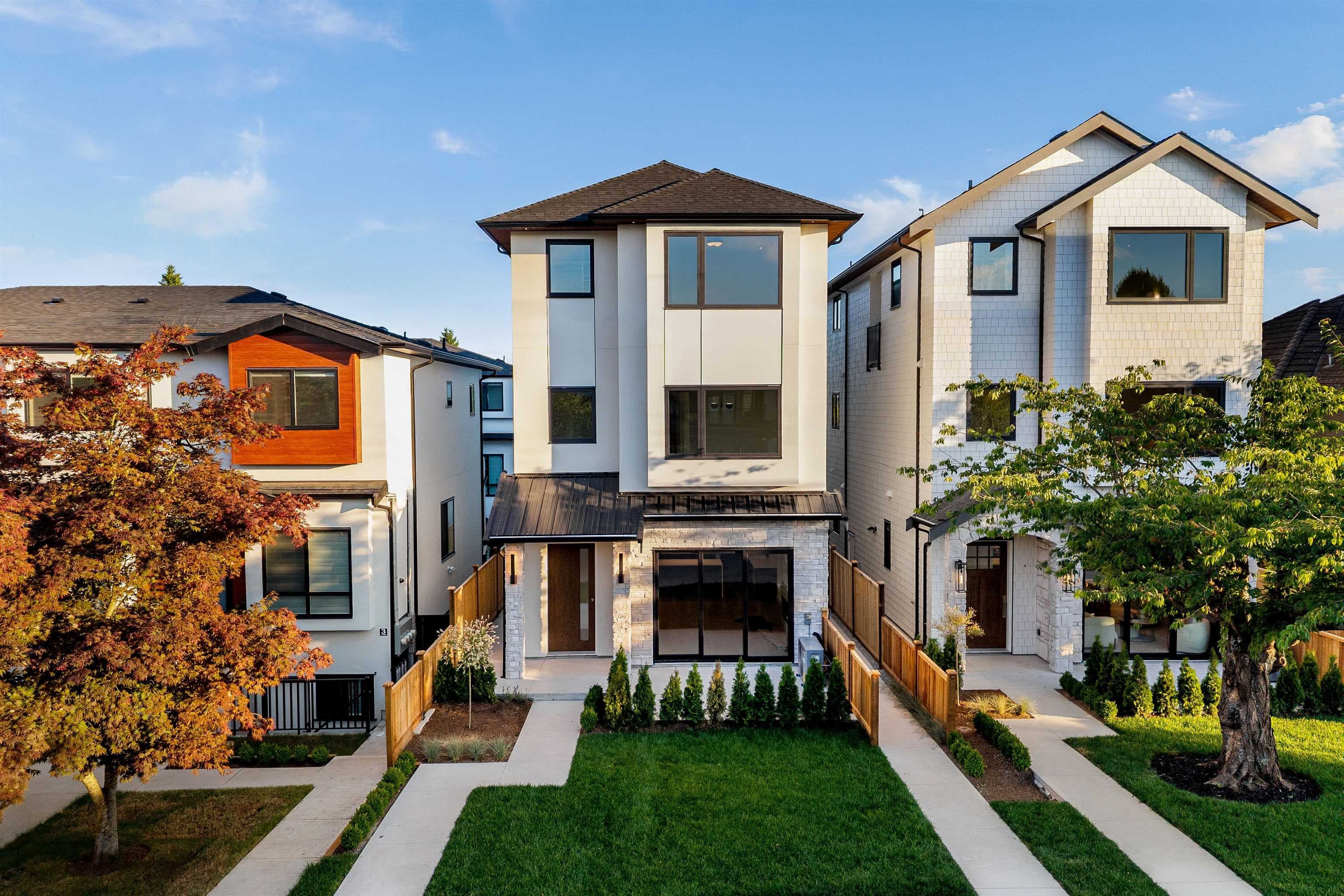 3 - 6682 Napier Street, Burnaby