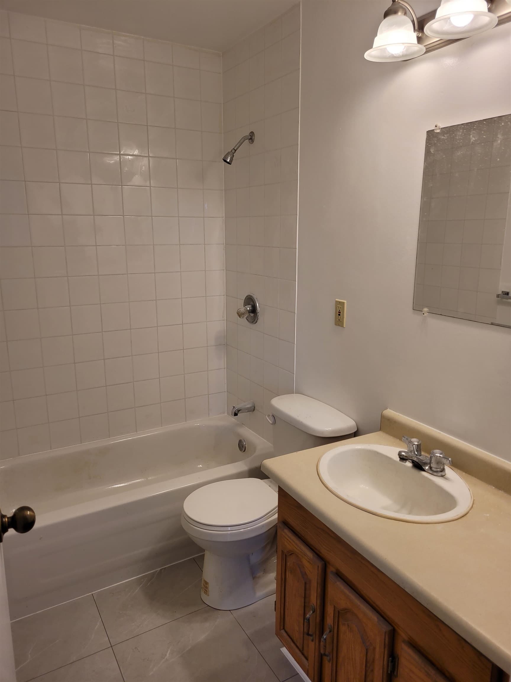 305 Marmont Street, Coquitlam, V3K 4P9 — photo 5