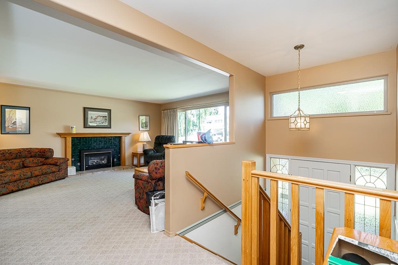 13852 Malabar Avenue, White Rock, V4B 2X9 — photo 3
