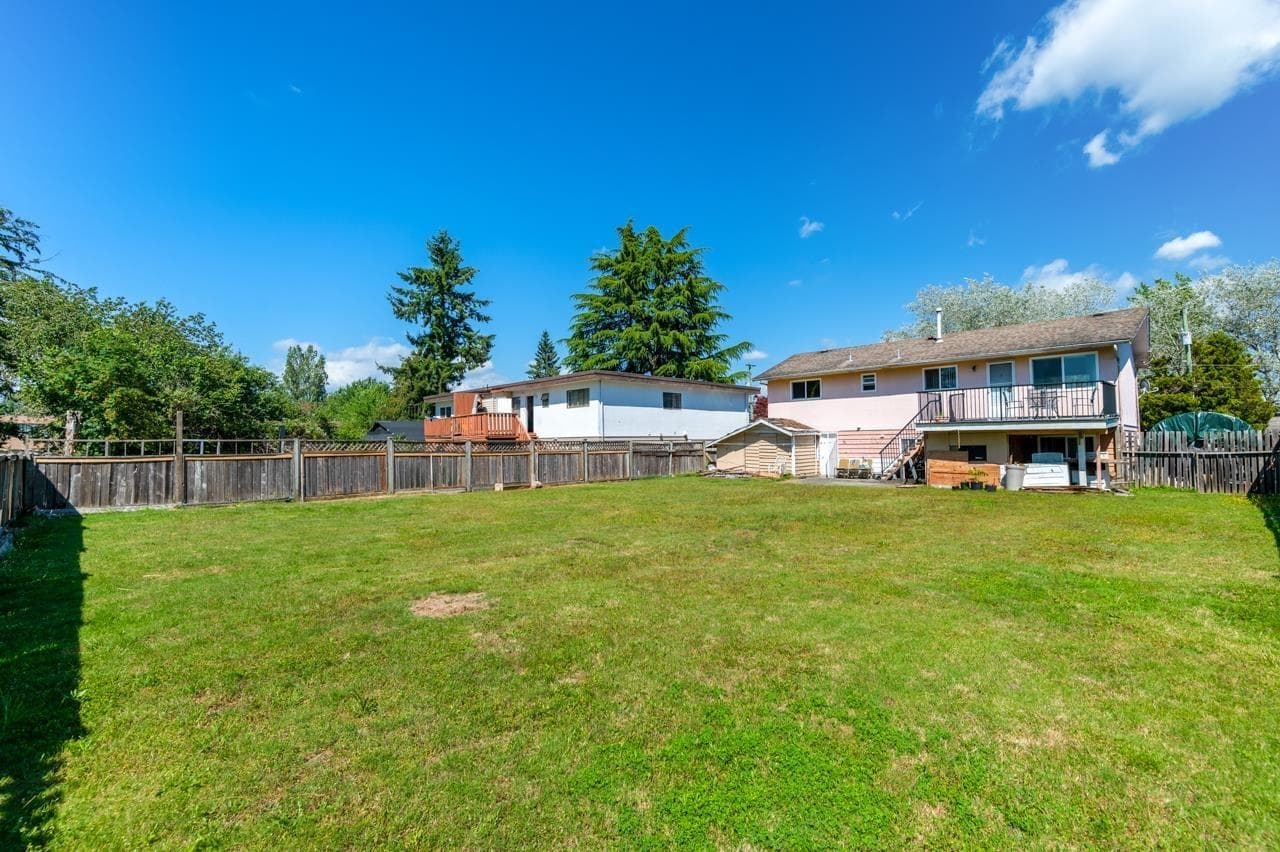 10335 149a Street, Surrey, V3R 4A5 — photo 2