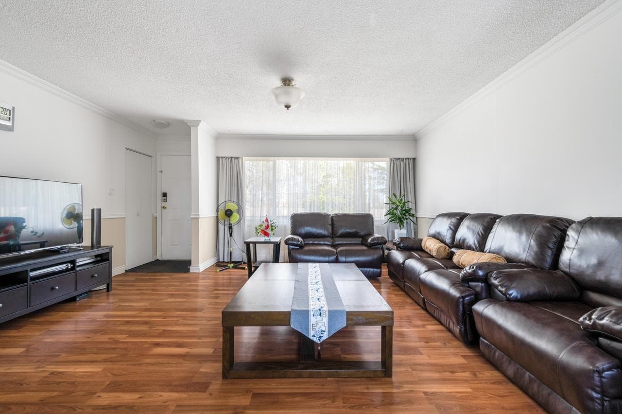 10335 149a Street, Surrey, V3R 4A5 — photo 3