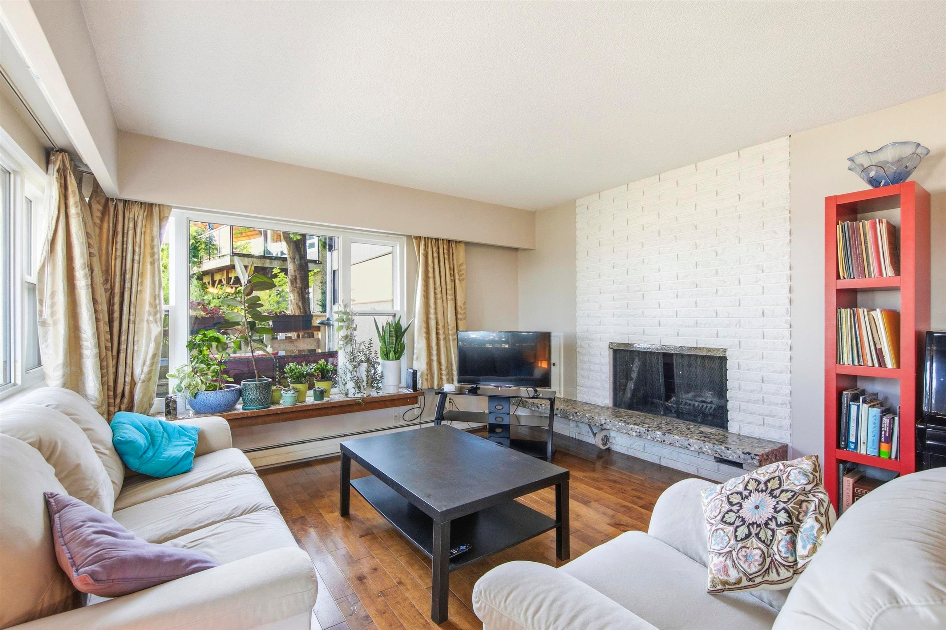 2270 Dawes Hill Road, Coquitlam, V3K 1N3 — photo 3