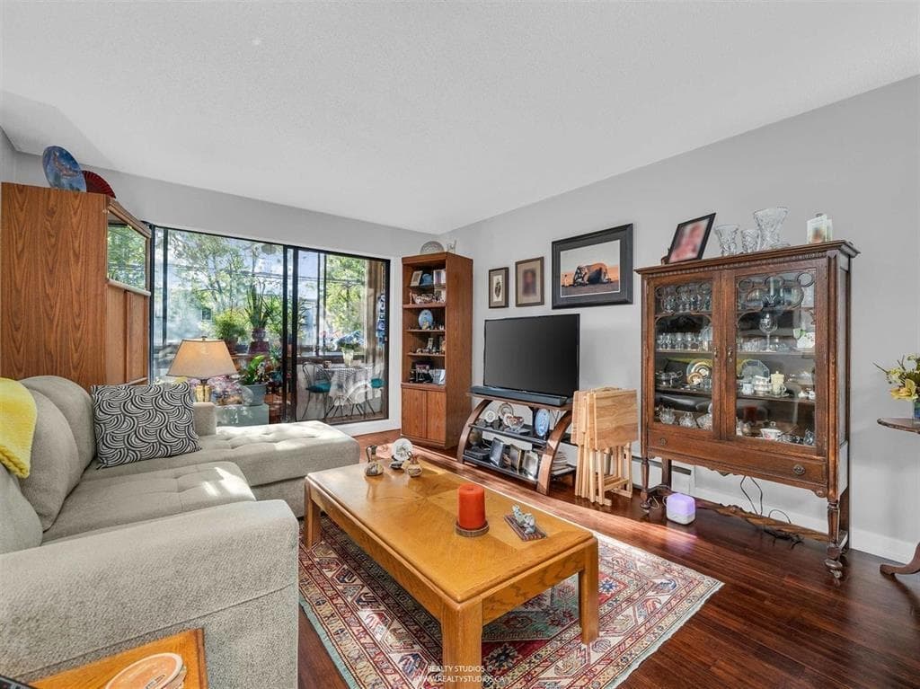 106 - 515 Eleventh Street, New Westminster, V3M 4G4 — photo 2