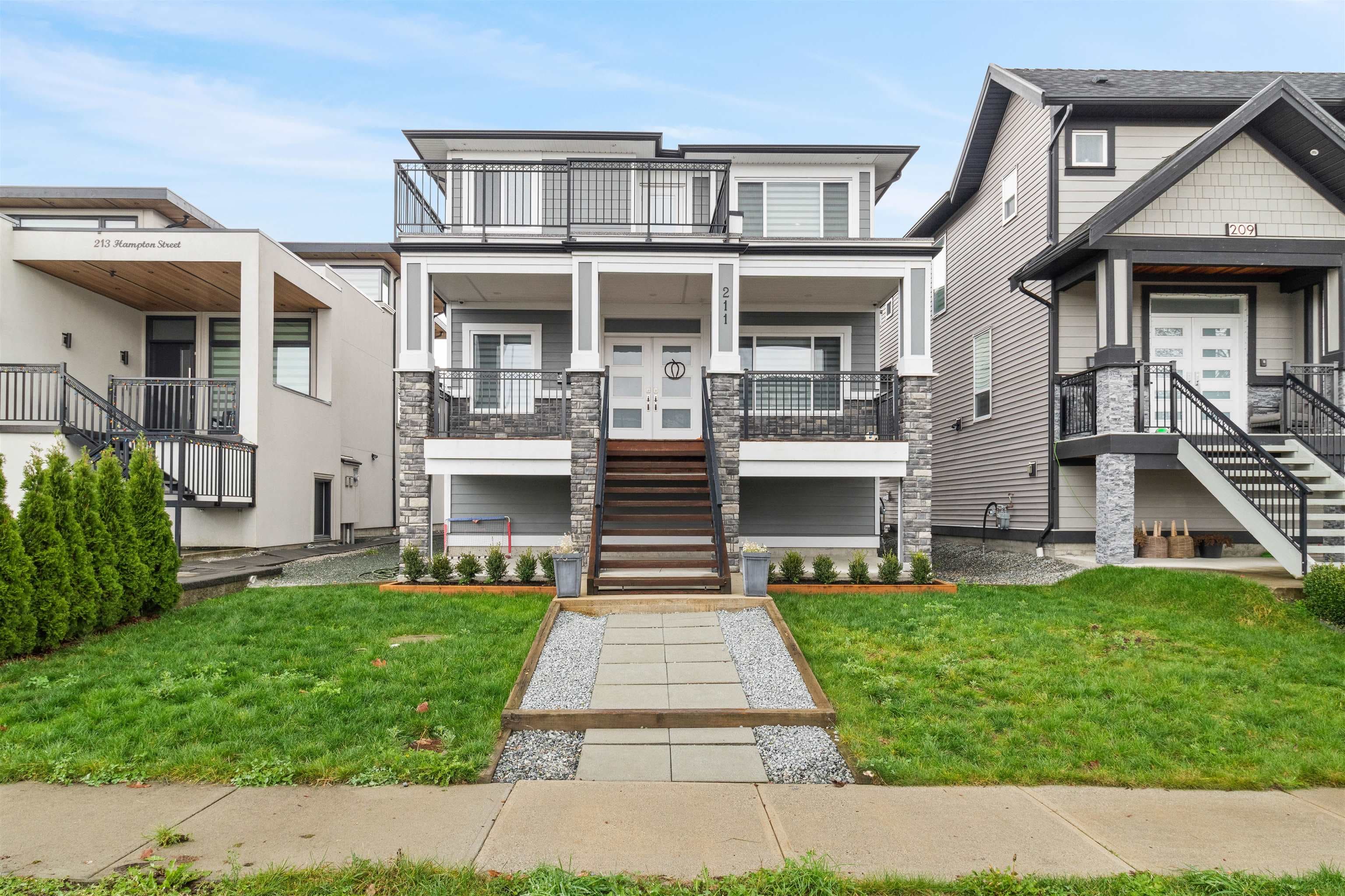 211 Hampton Street, New Westminster, V3M 0K2 — photo 1