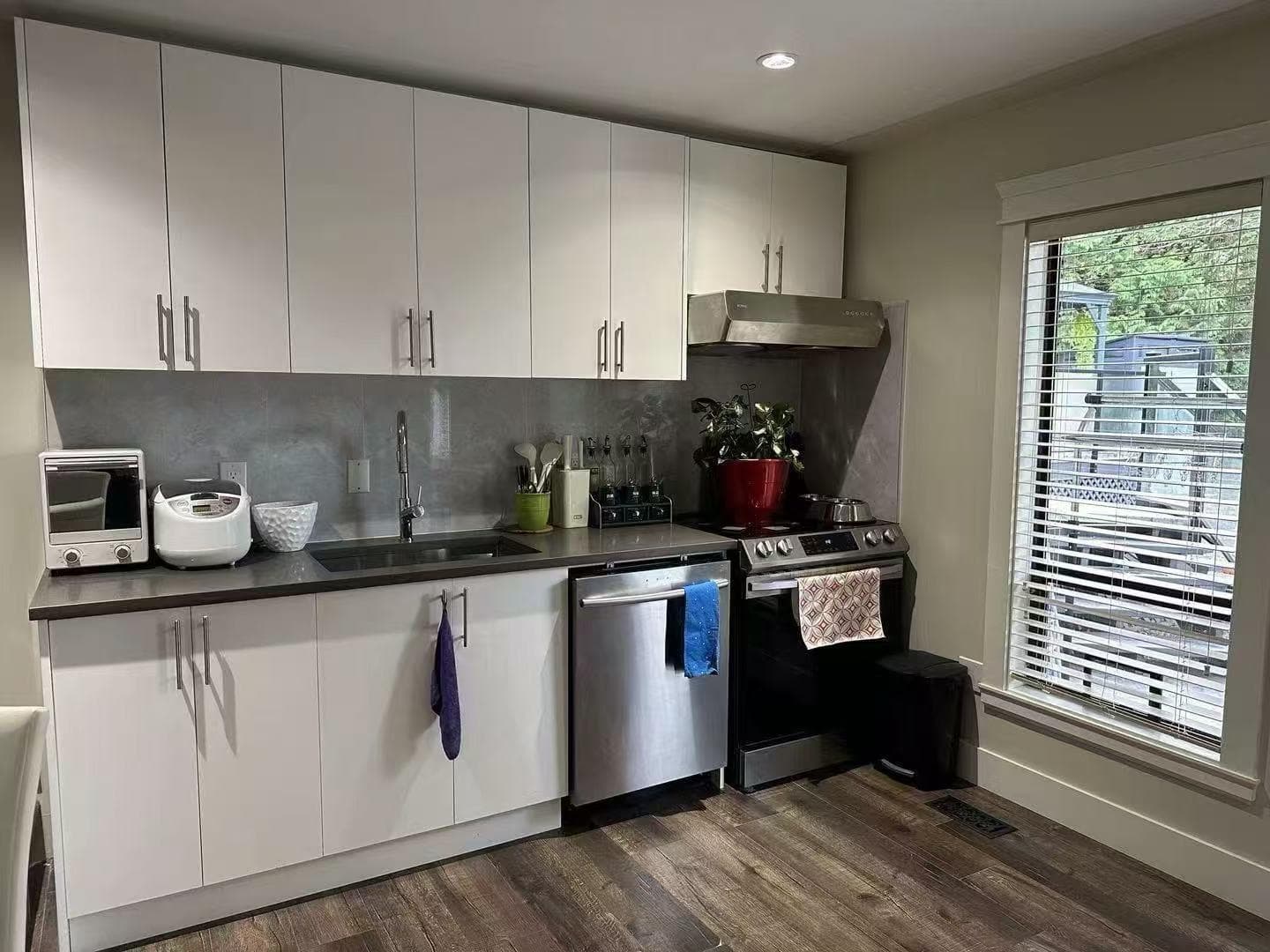 900 Corona Crescent, Coquitlam