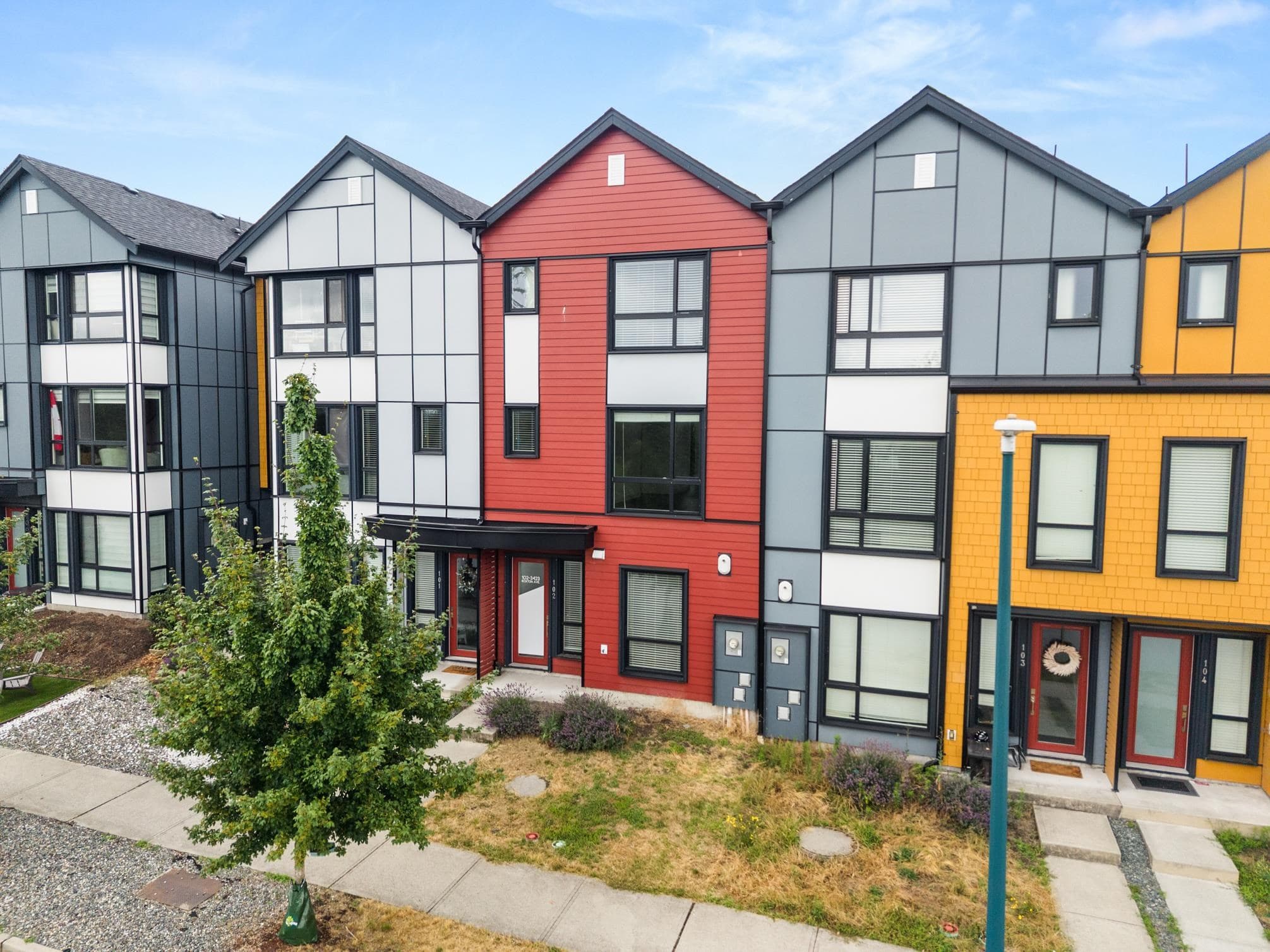 102 - 3423 Roxton Avenue, Coquitlam