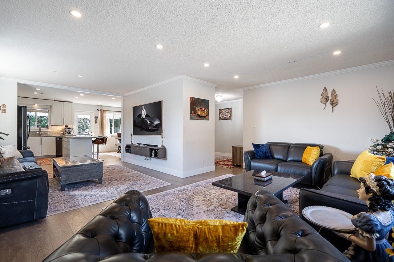 2333 Kirkstone Road, North Vancouver, V7J 3M1 — photo 4