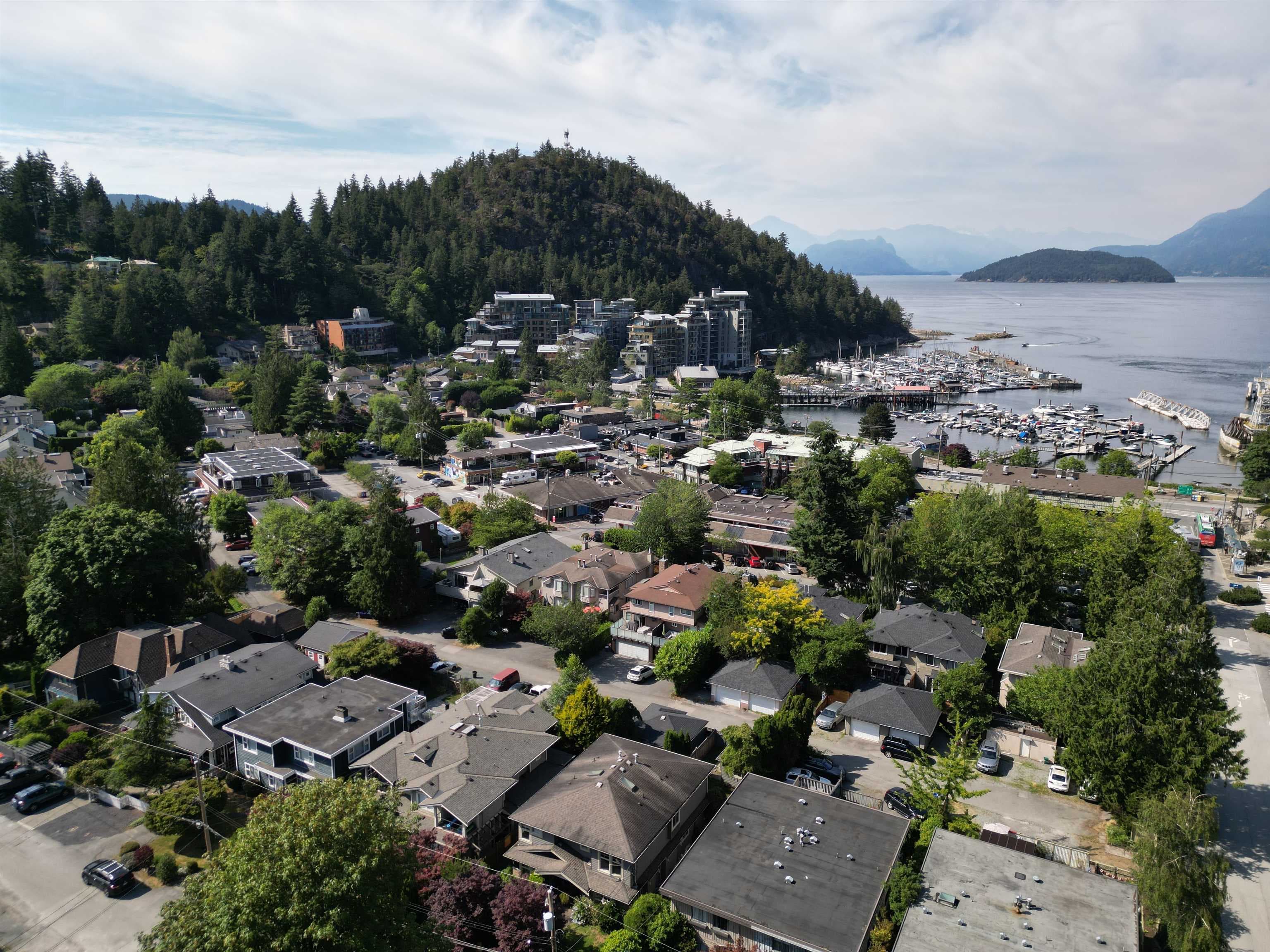 6339 Douglas Street, West Vancouver