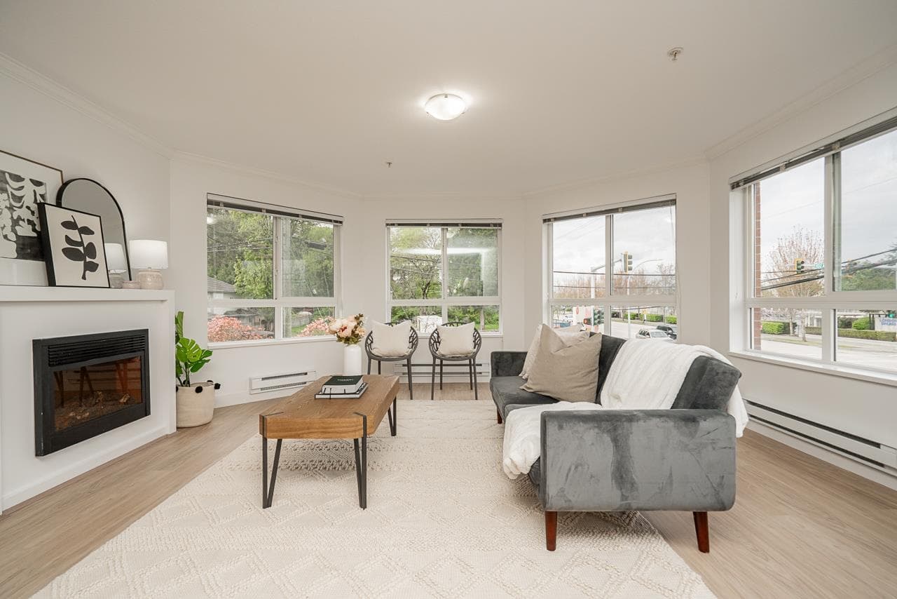 215 - 14960 102a Avenue, Surrey, V3R 6A3 — photo 1