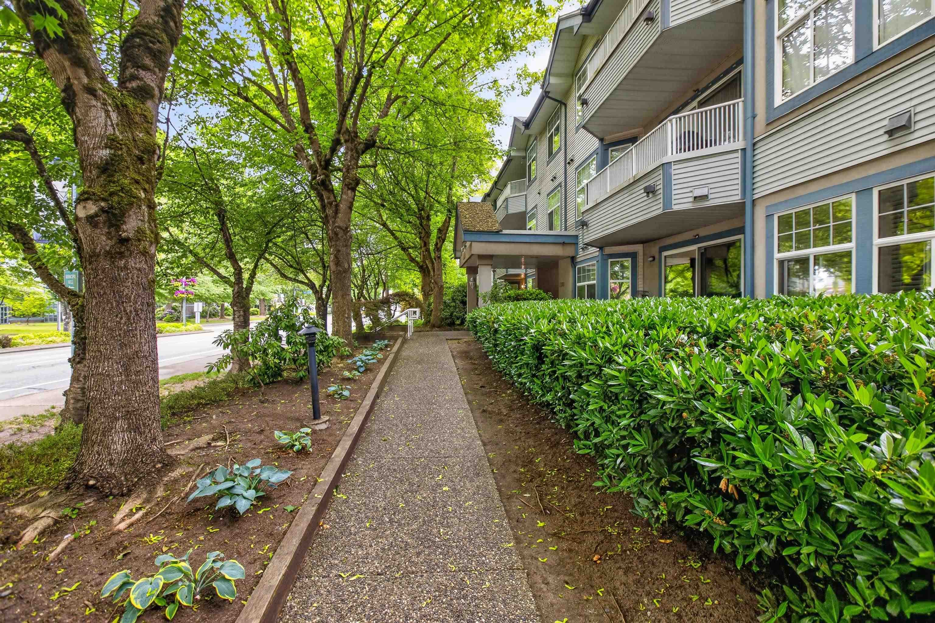 103 - 11960 Harris Road, Pitt Meadows, V3Y 2R1 — photo 2