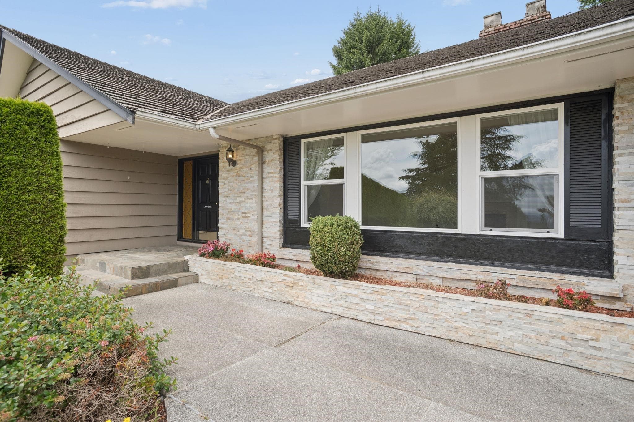 1211 Chartwell Drive, West Vancouver, V7S 2R1 — photo 2