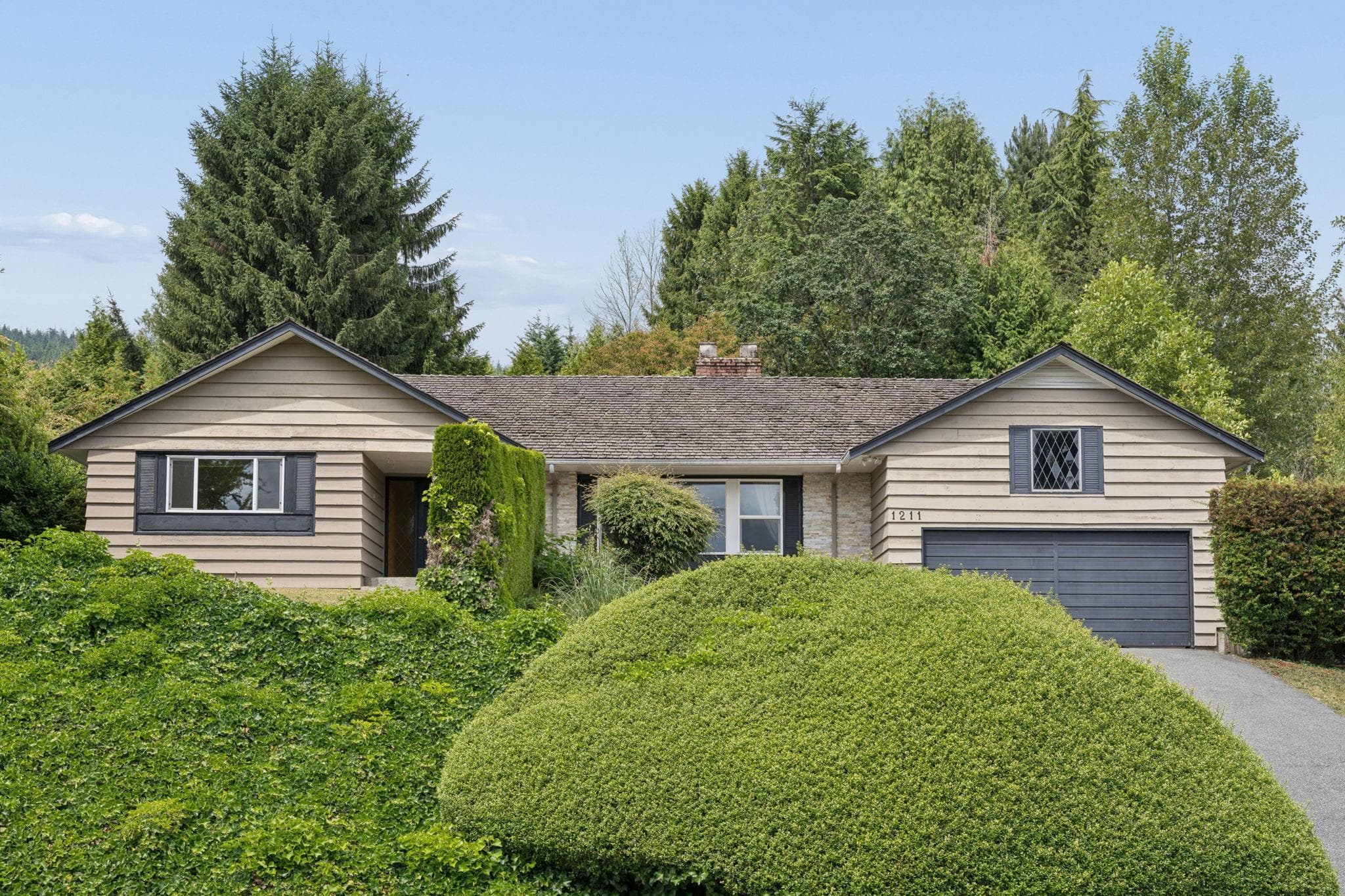 1211 Chartwell Drive, West Vancouver, V7S 2R1 — photo 1