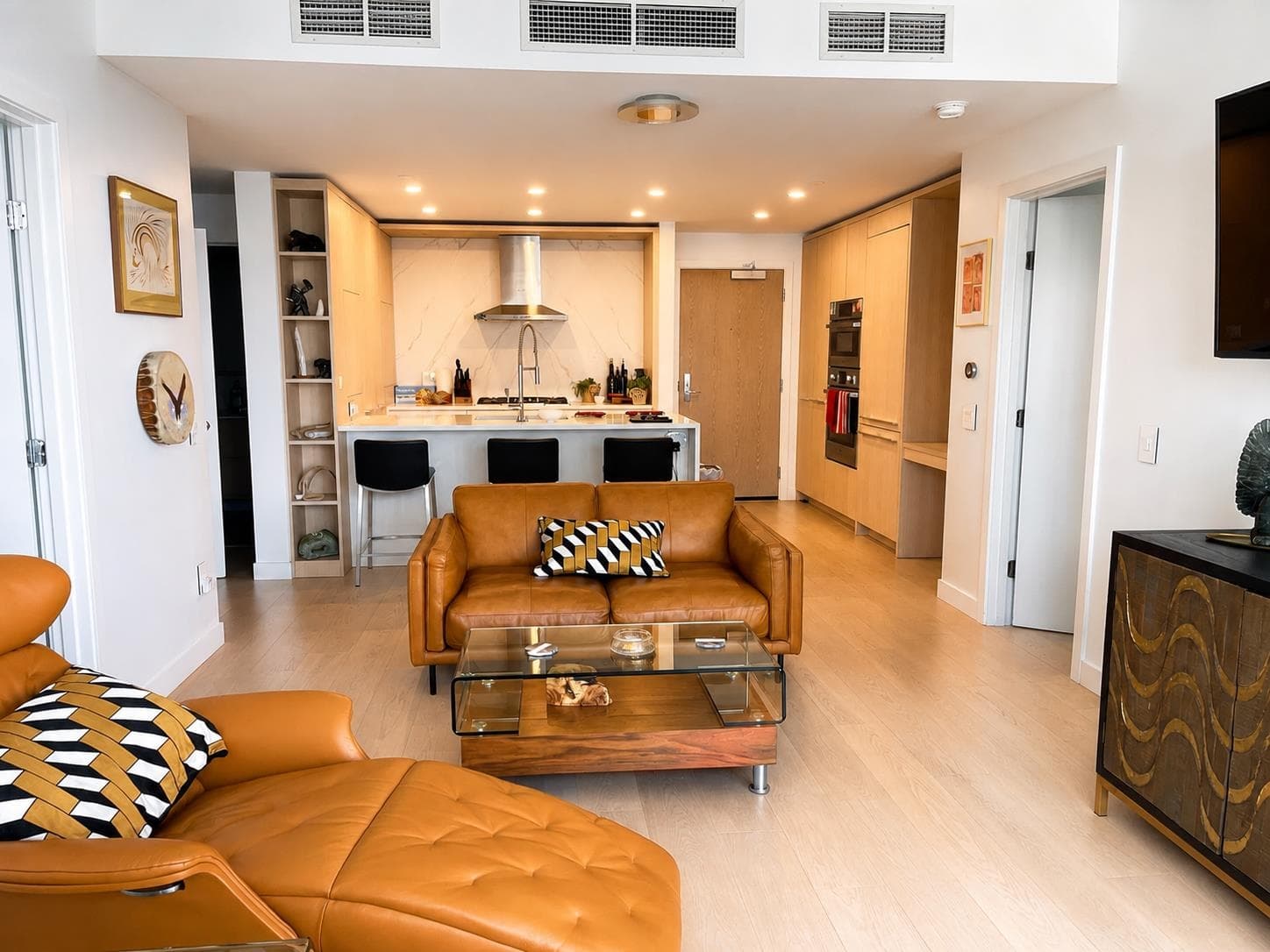 1008 - 1441 Johnston Road, White Rock, V4B 3Z4 — photo 2