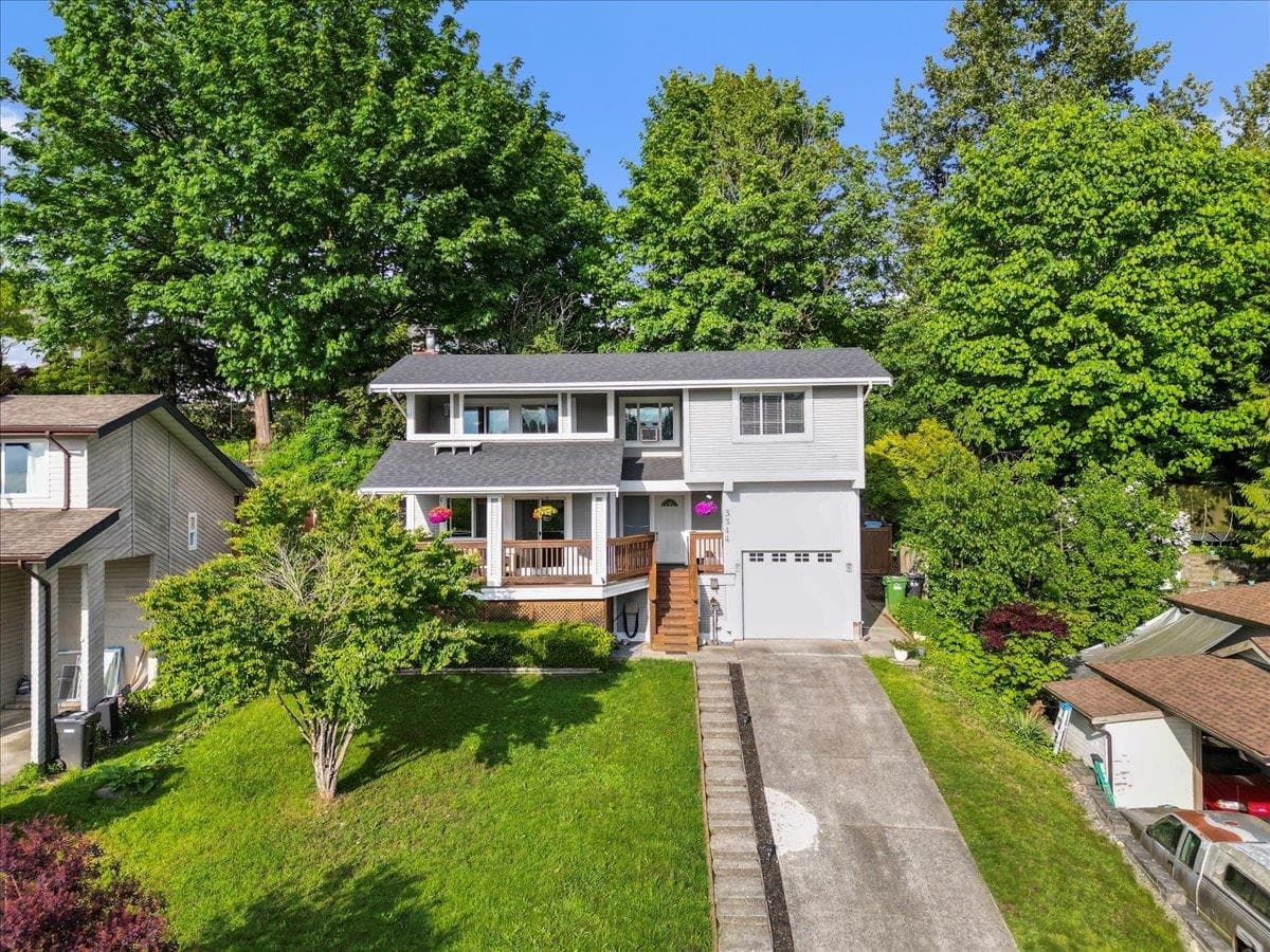 3344 Omineca Court, Abbotsford, V2S 8K9 — photo 2